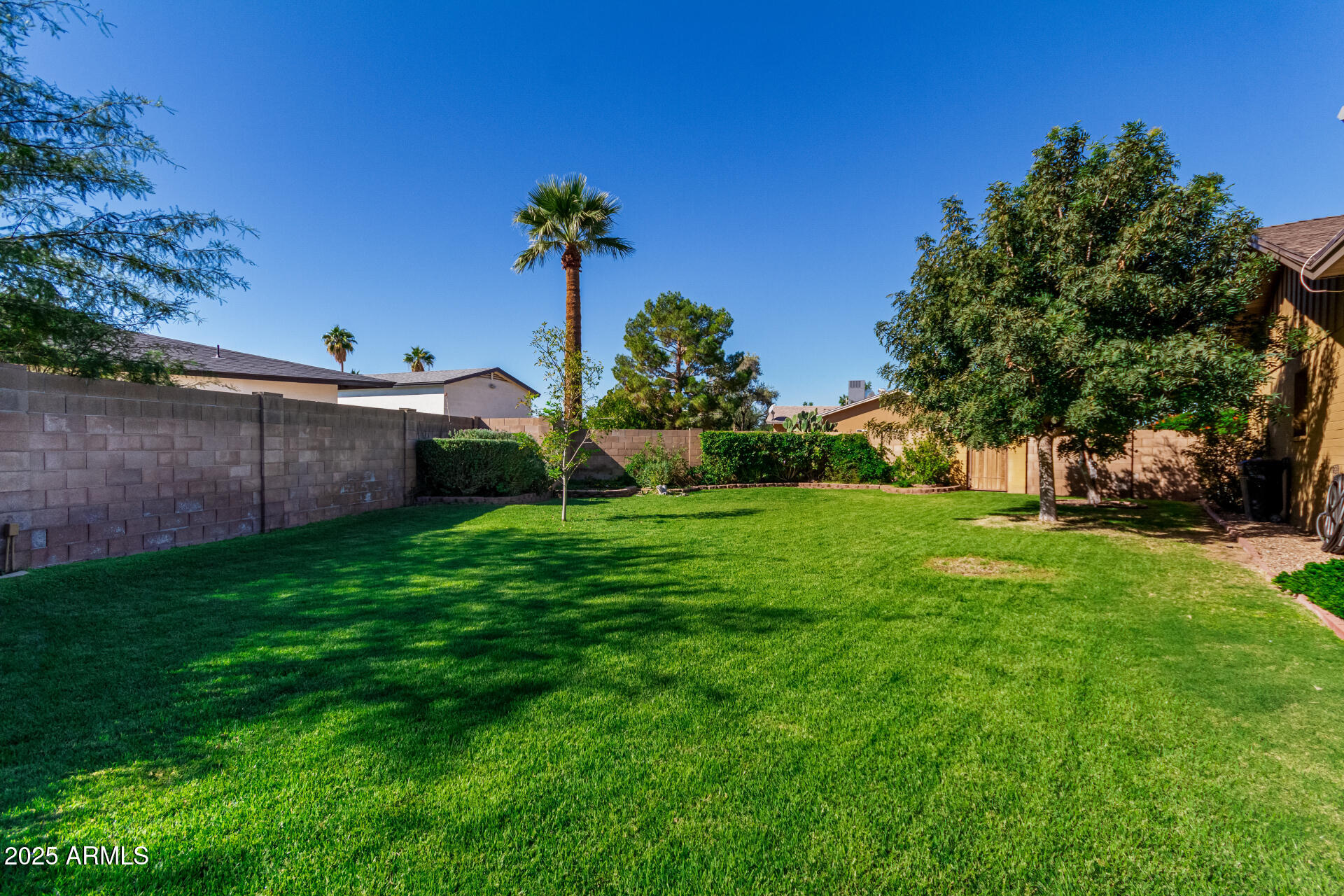 5129 E VOLTAIRE Avenue