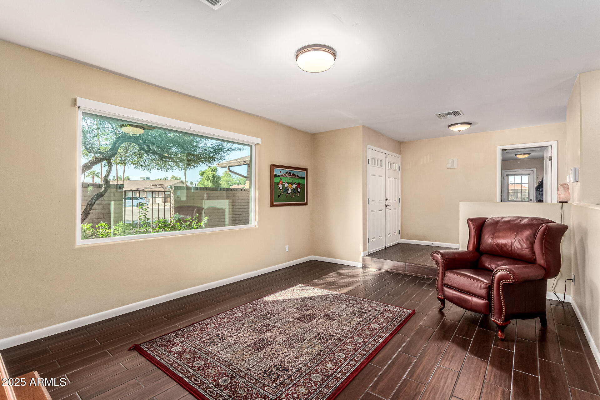 5129 E VOLTAIRE Avenue