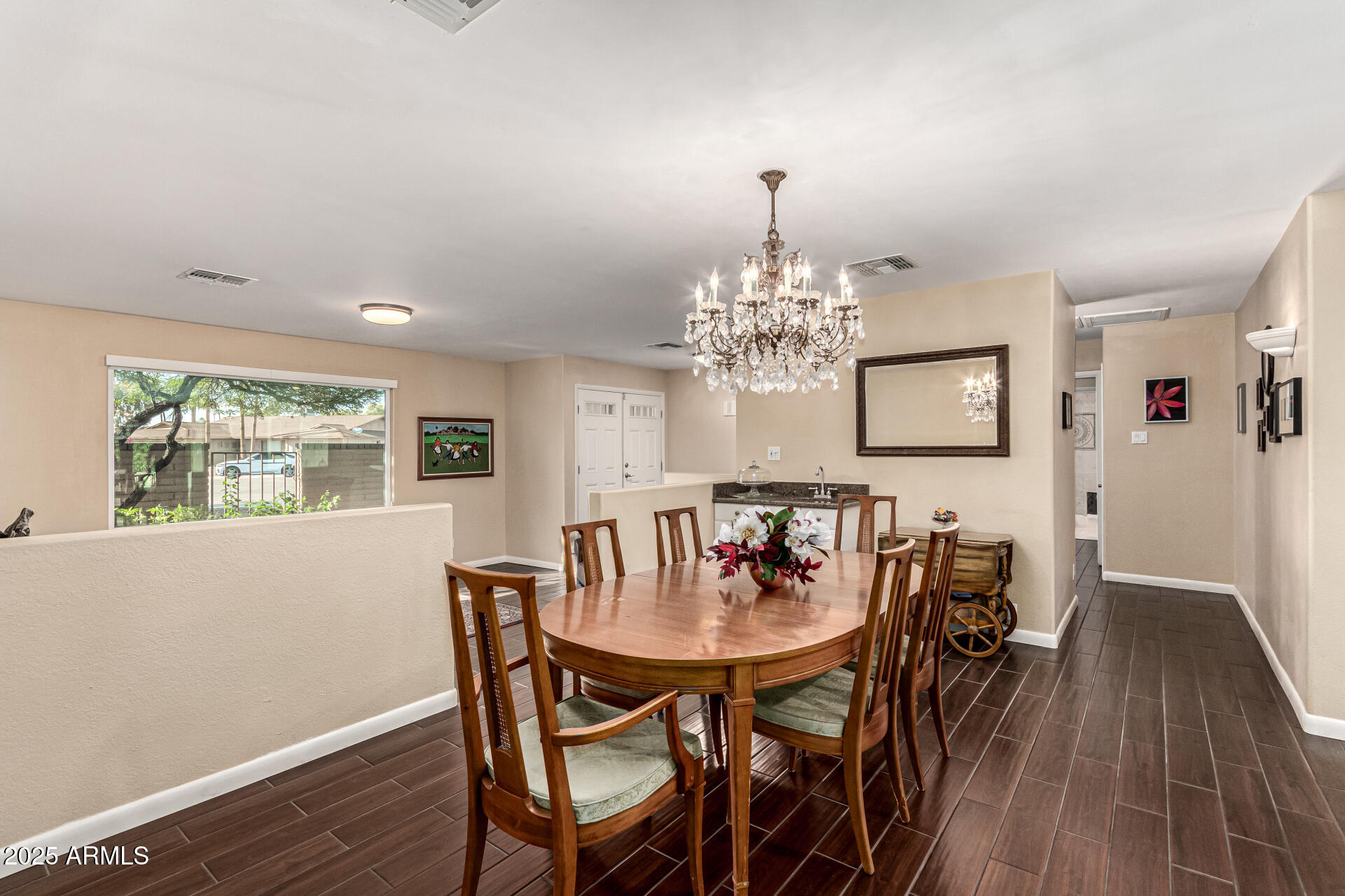 5129 E VOLTAIRE Avenue