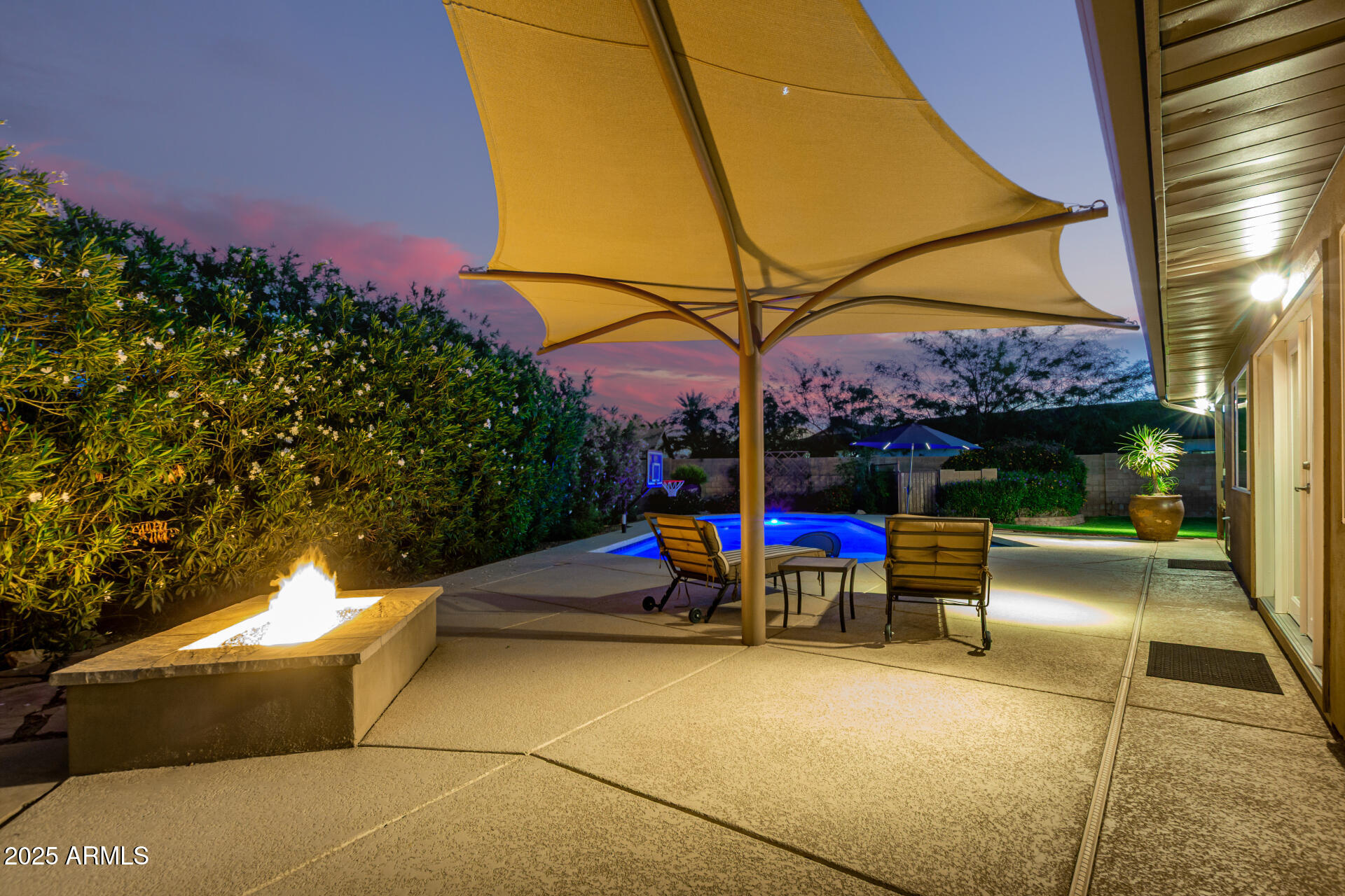 5129 E VOLTAIRE Avenue