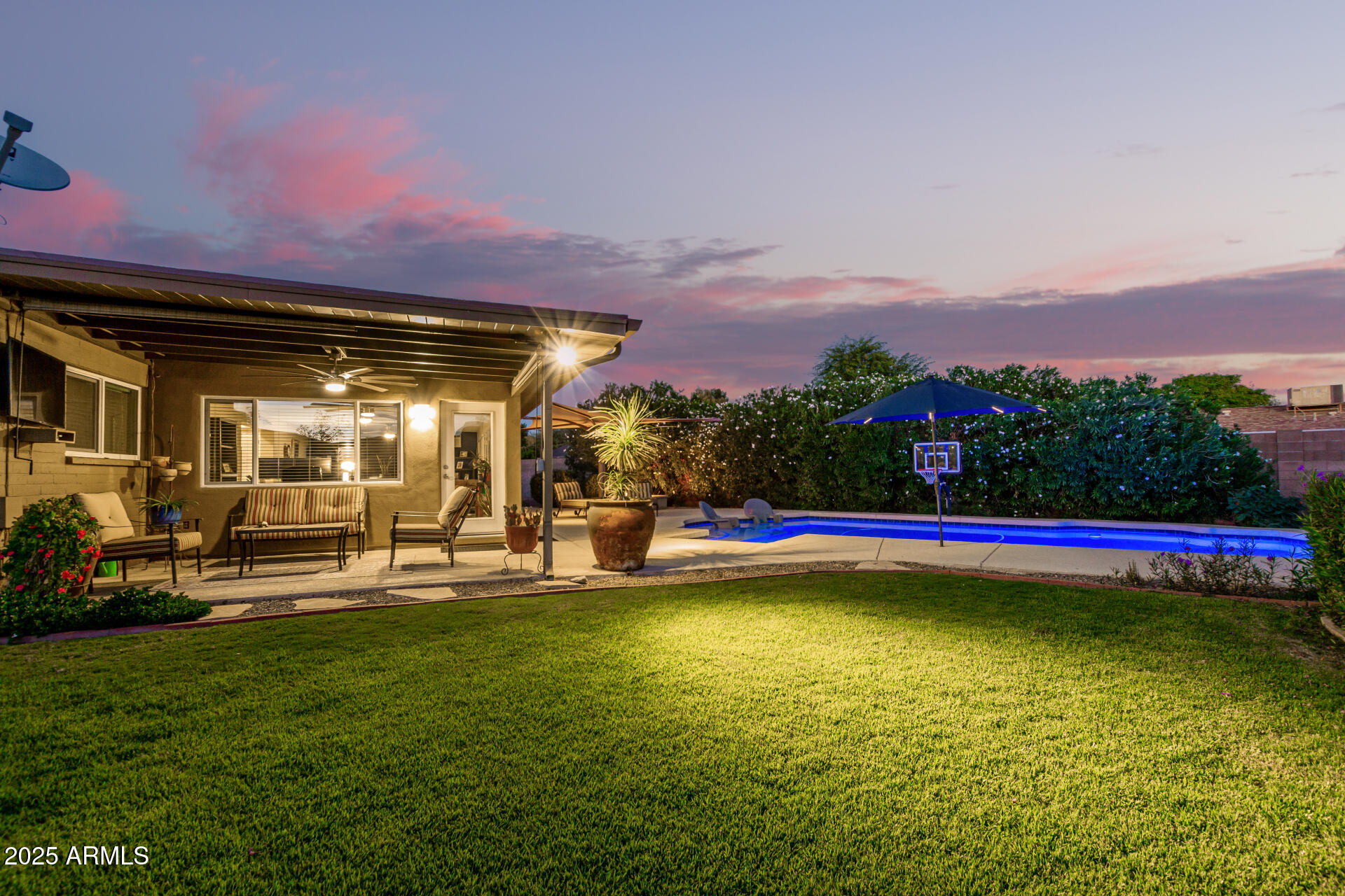 5129 E VOLTAIRE Avenue