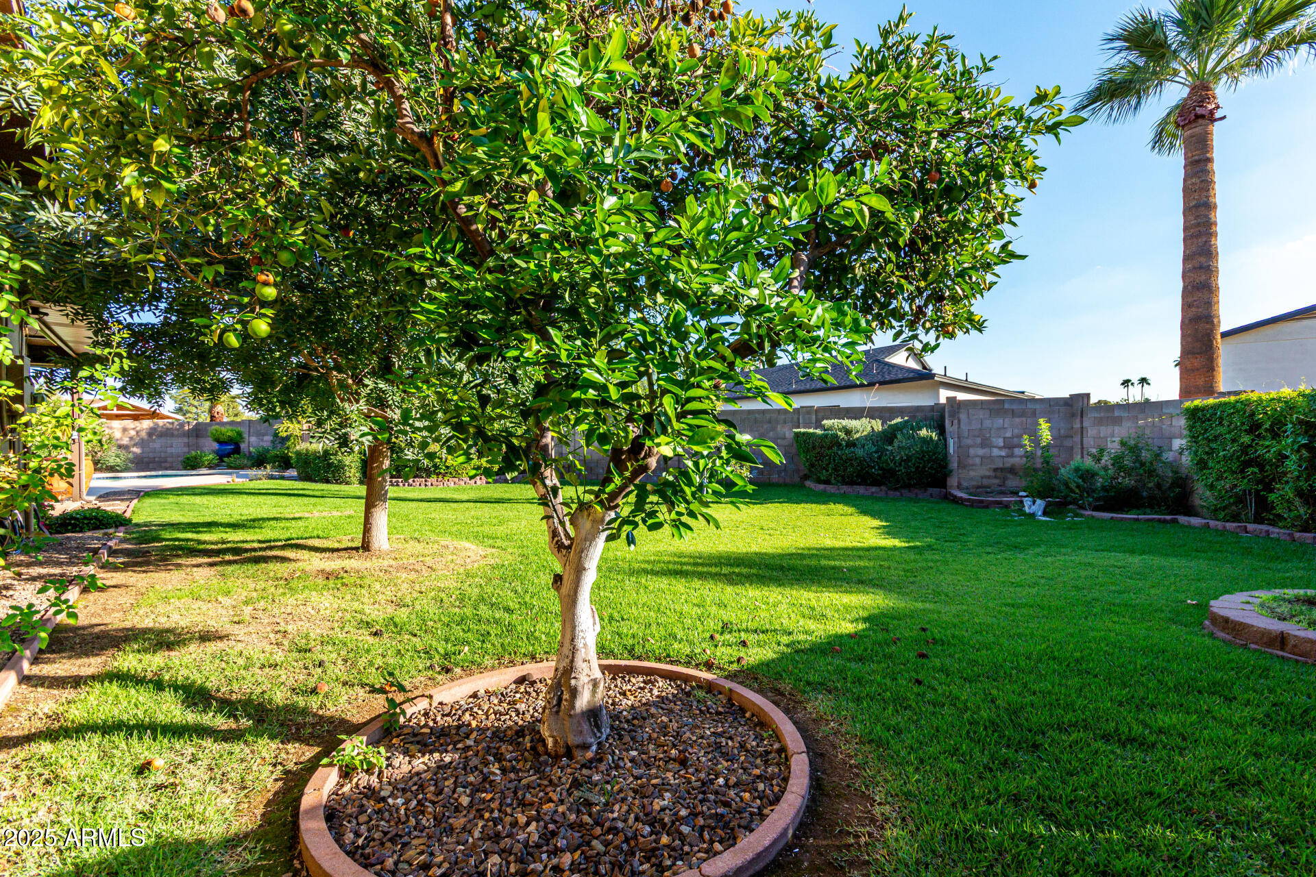 5129 E VOLTAIRE Avenue