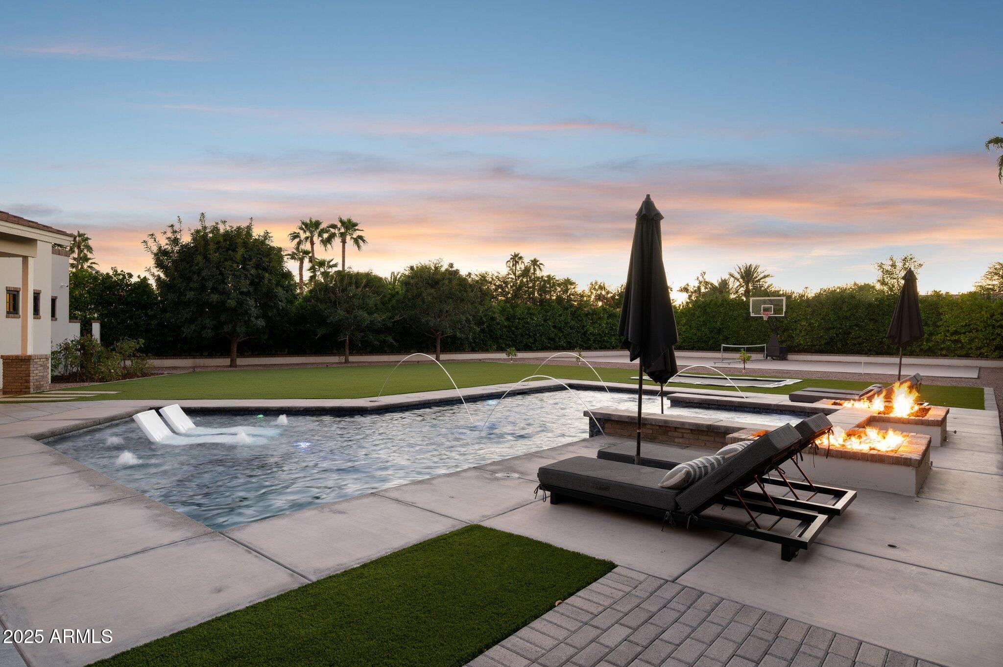 8624 E CAROL Way, Scottsdale