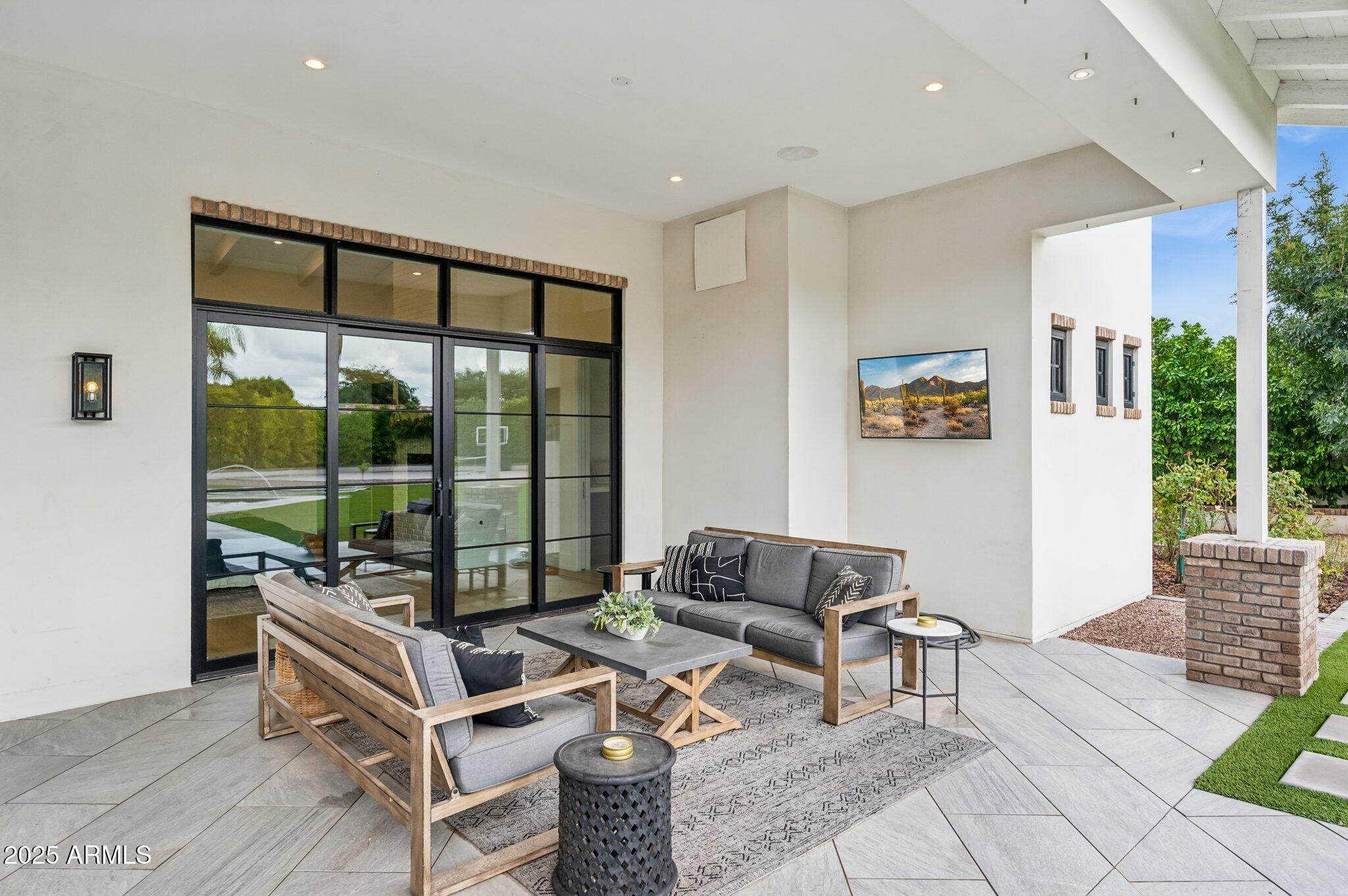 8624 E CAROL Way, Scottsdale