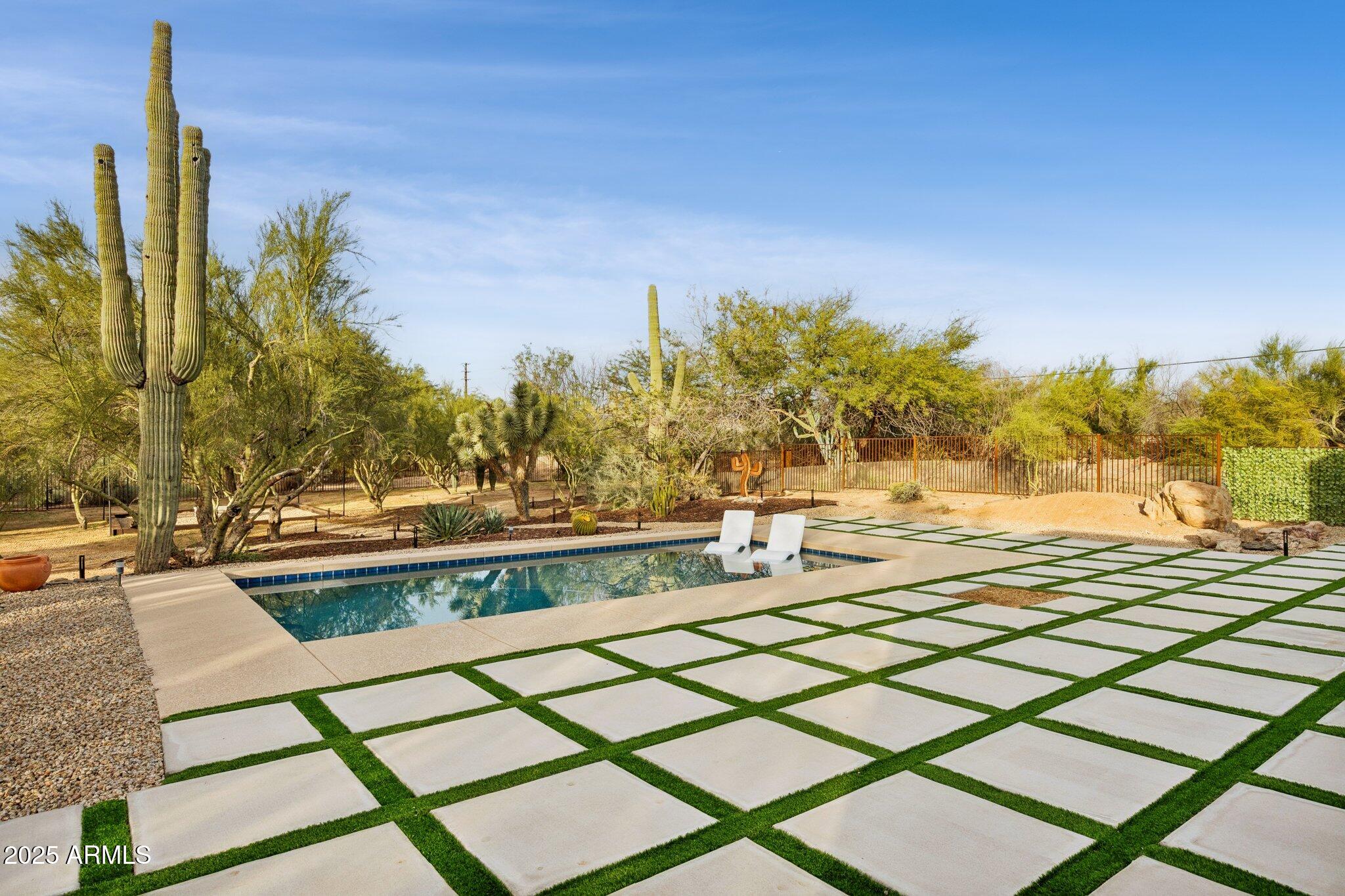 6548 E BARWICK Drive