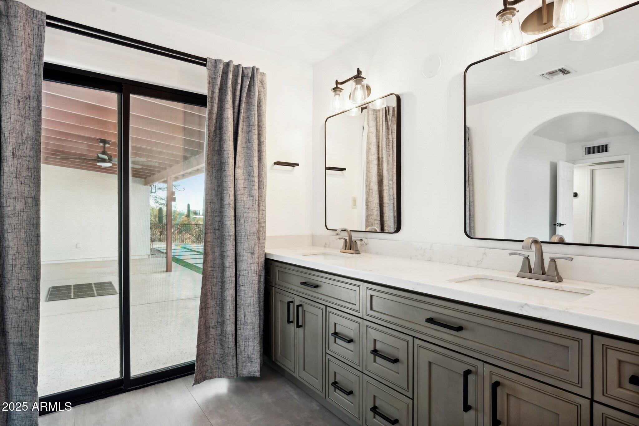 6548 E BARWICK Drive