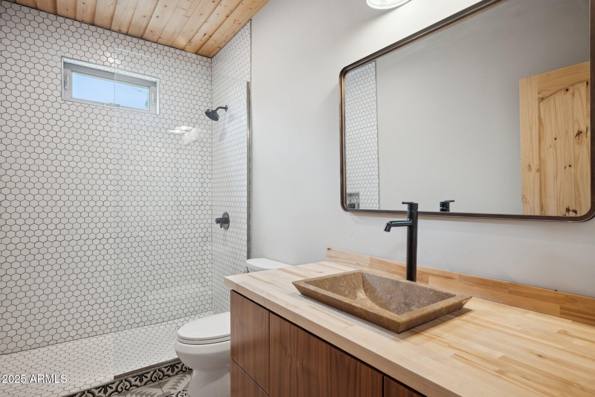 5237 E MONTGOMERY Road