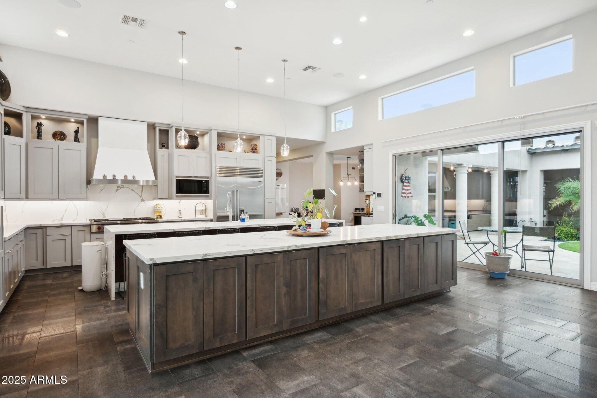 5237 E MONTGOMERY Road