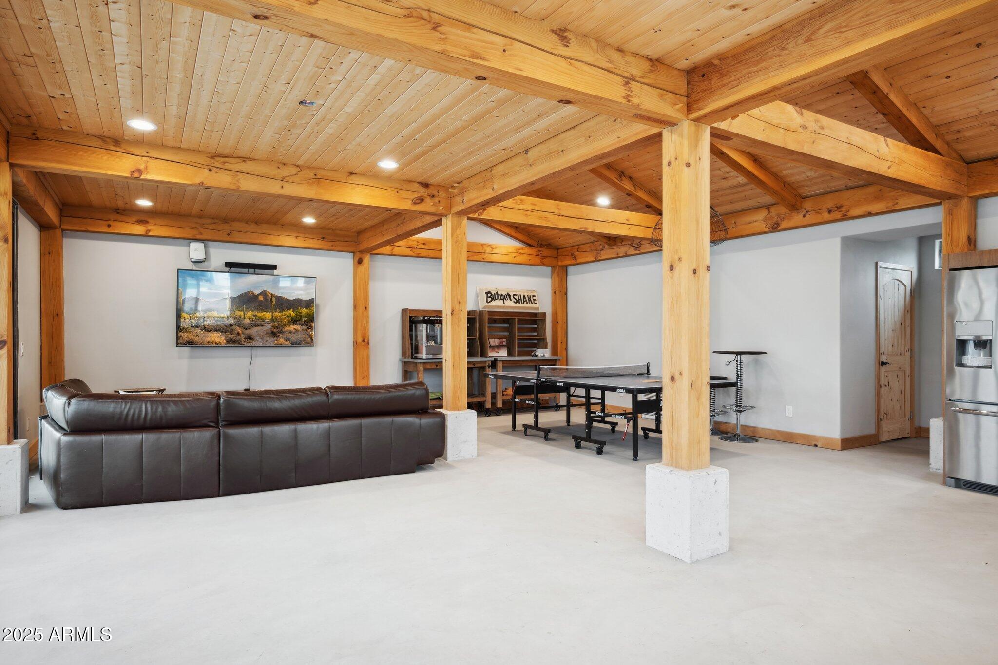 5237 E MONTGOMERY Road