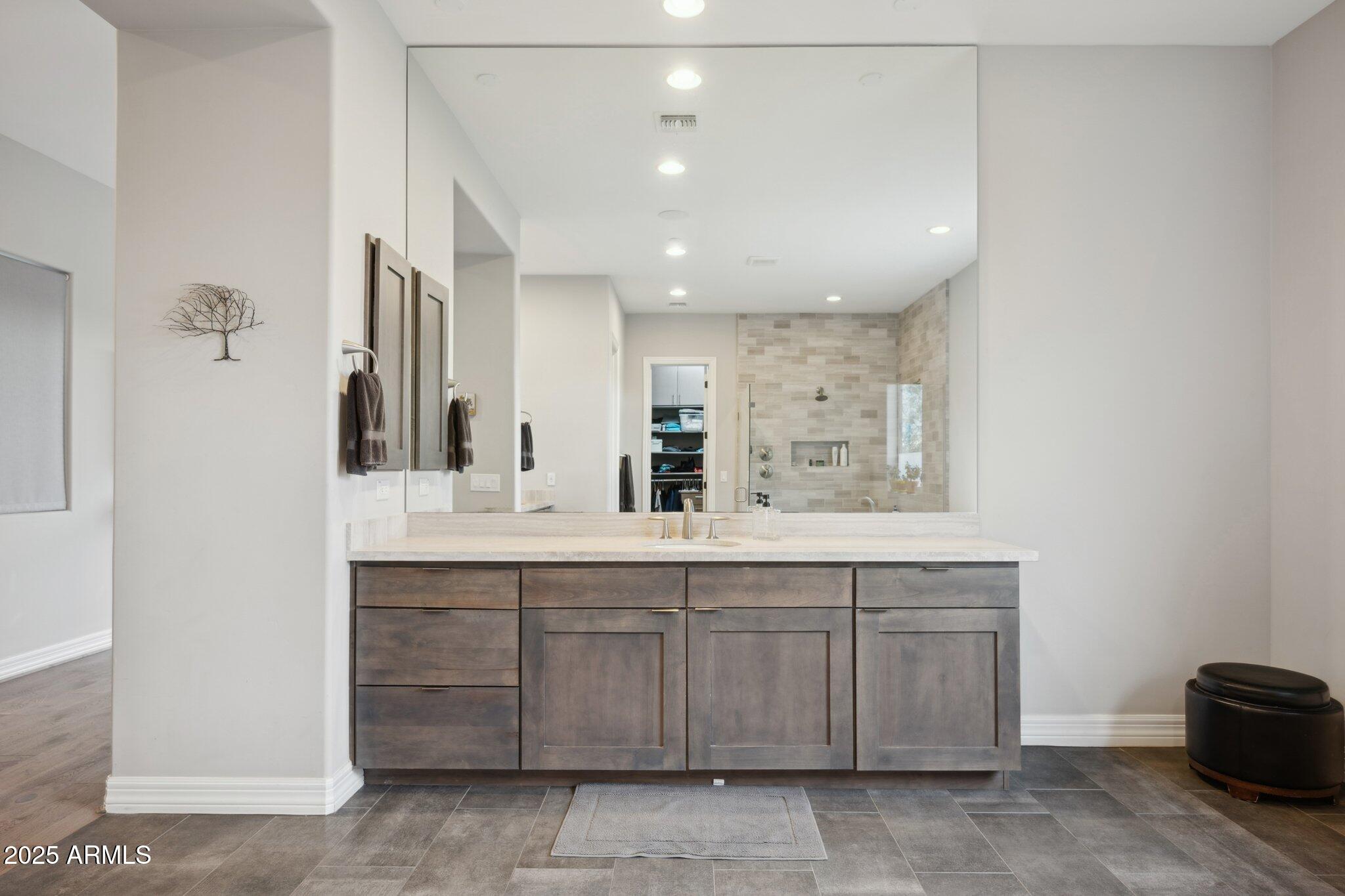 5237 E MONTGOMERY Road