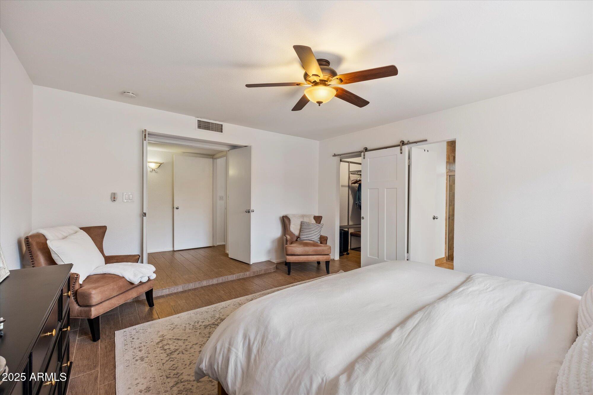 5330 E WINCHCOMB Drive