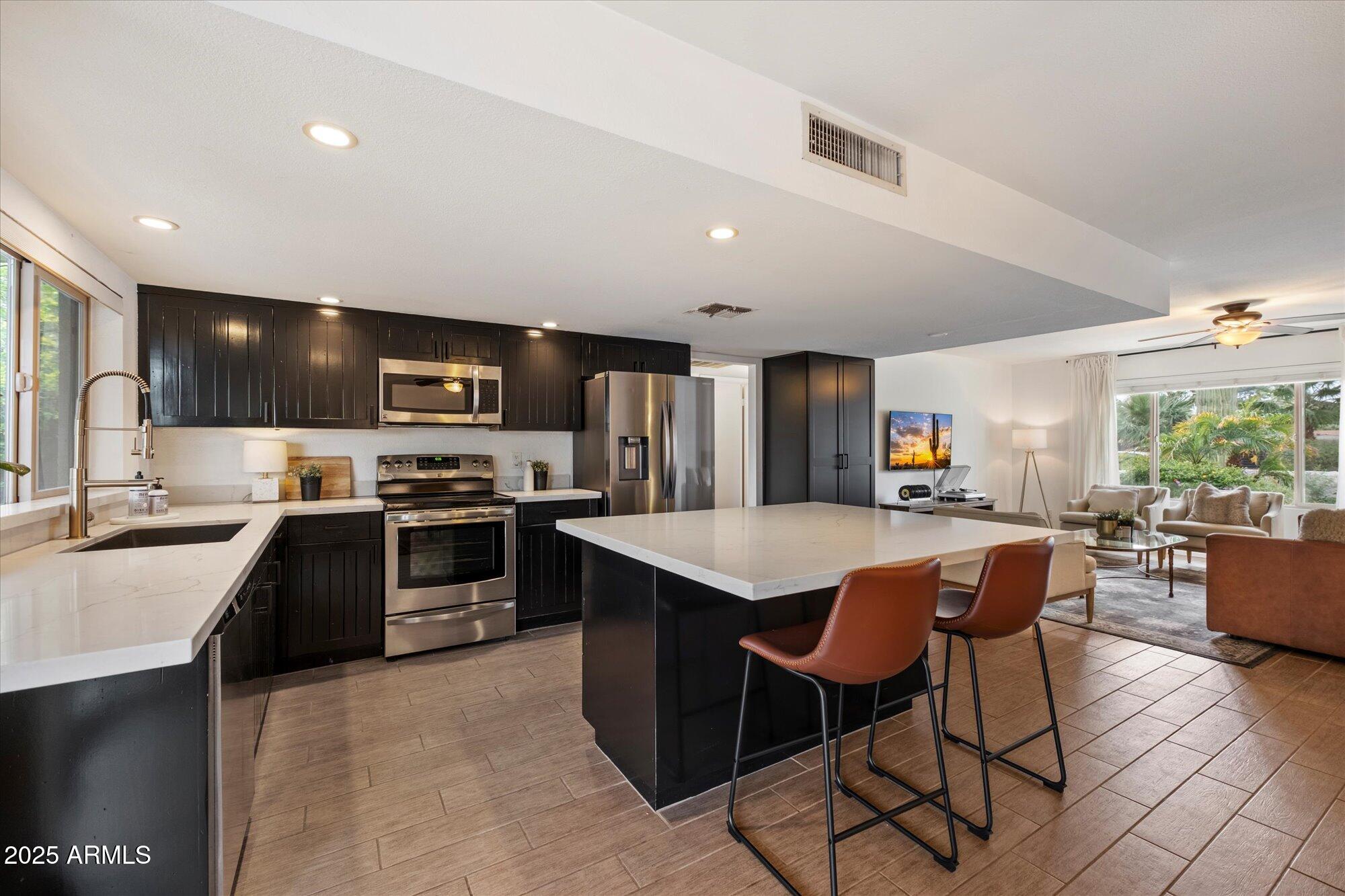 5330 E WINCHCOMB Drive