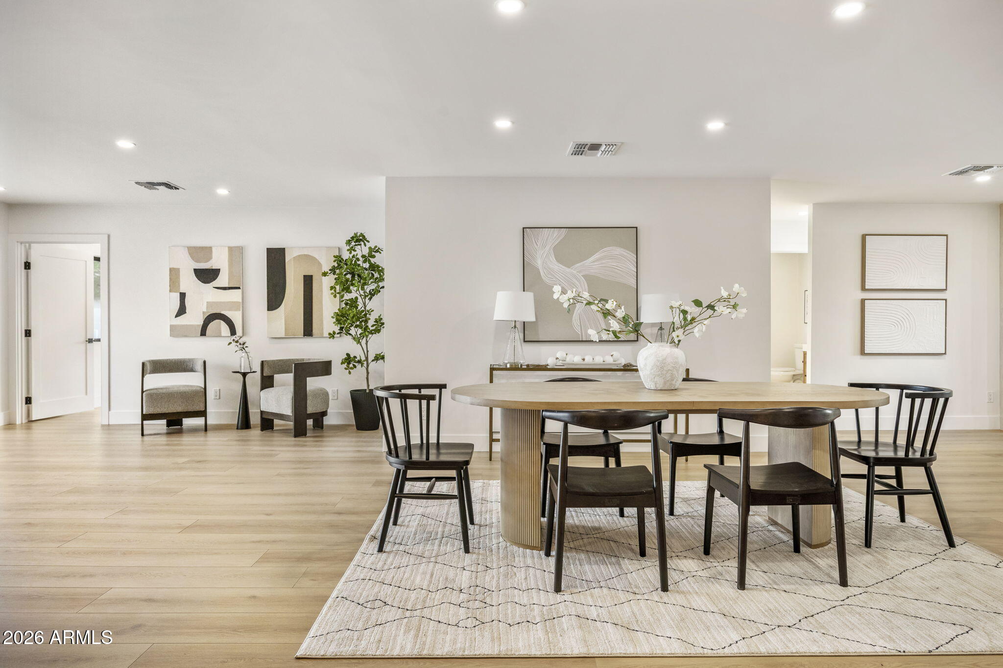 5129 E VOLTAIRE Avenue