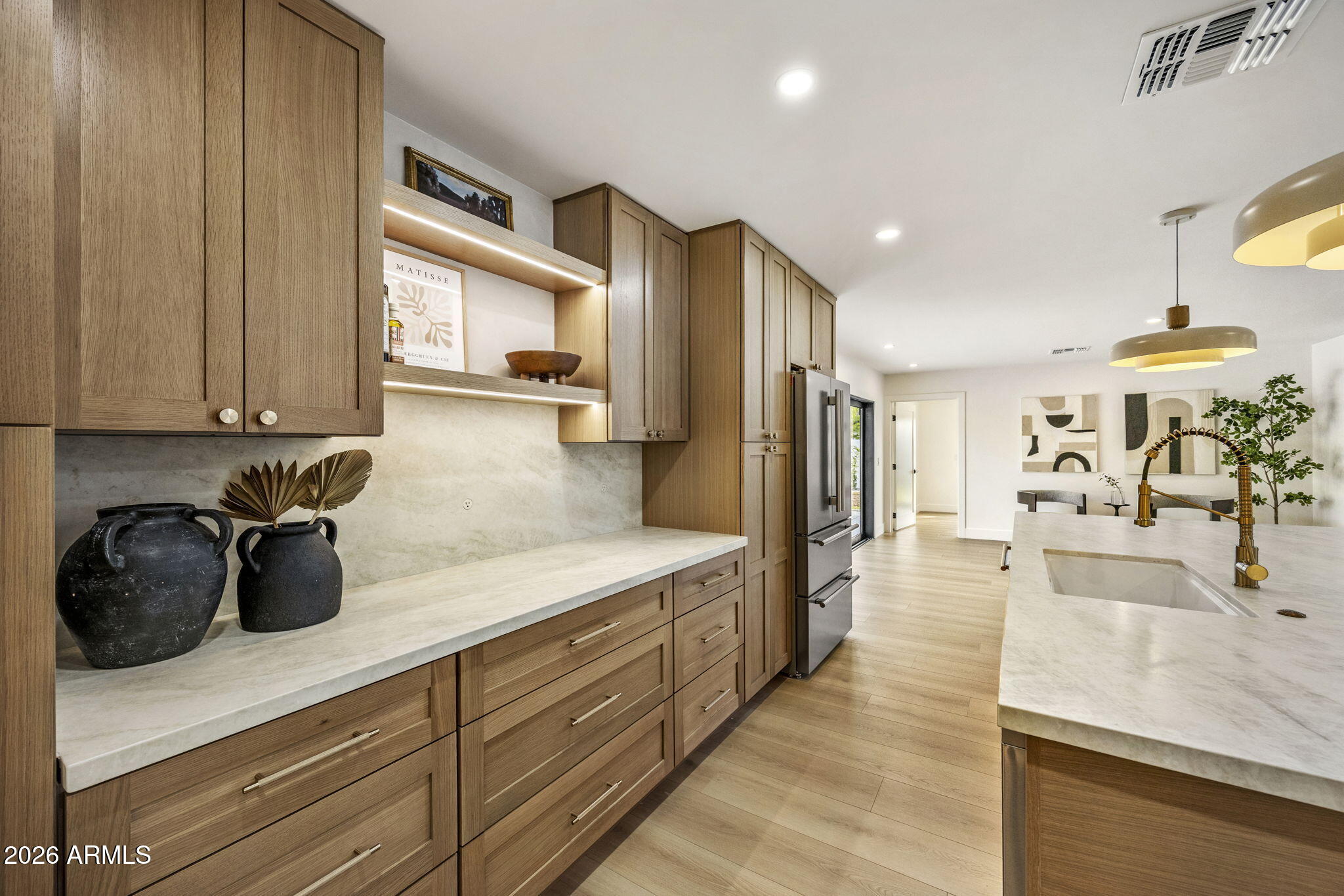 5129 E VOLTAIRE Avenue