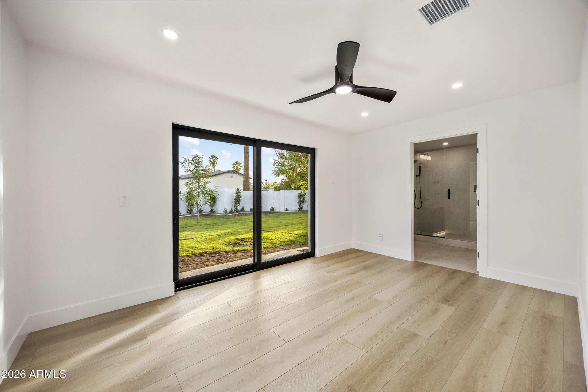 5129 E VOLTAIRE Avenue