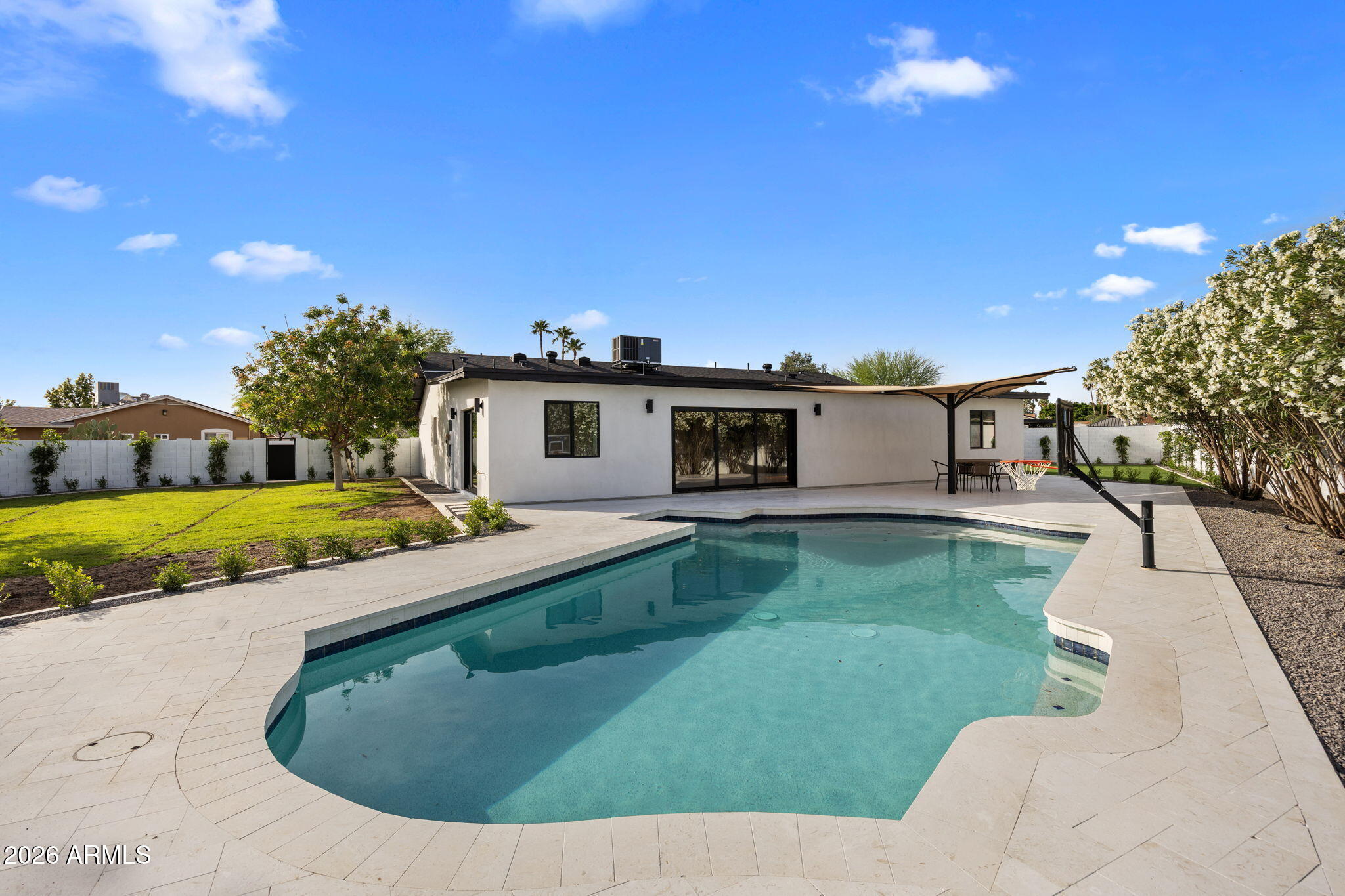 5129 E VOLTAIRE Avenue