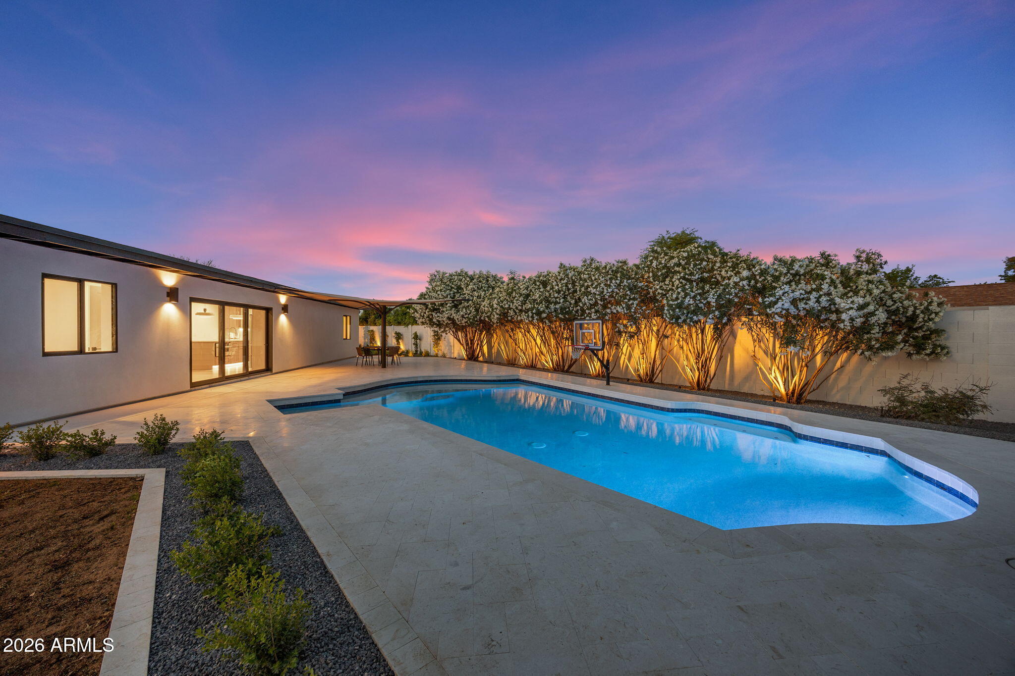 5129 E VOLTAIRE Avenue