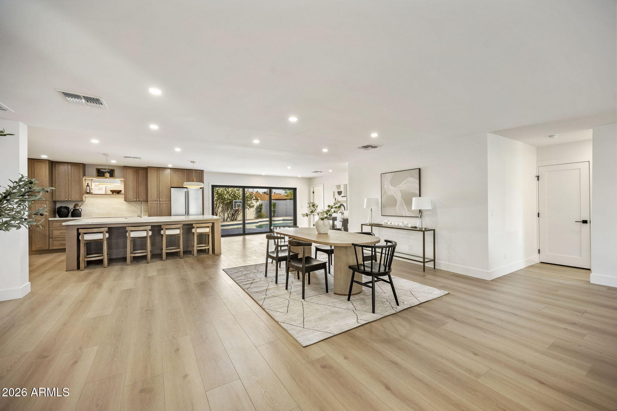 5129 E VOLTAIRE Avenue