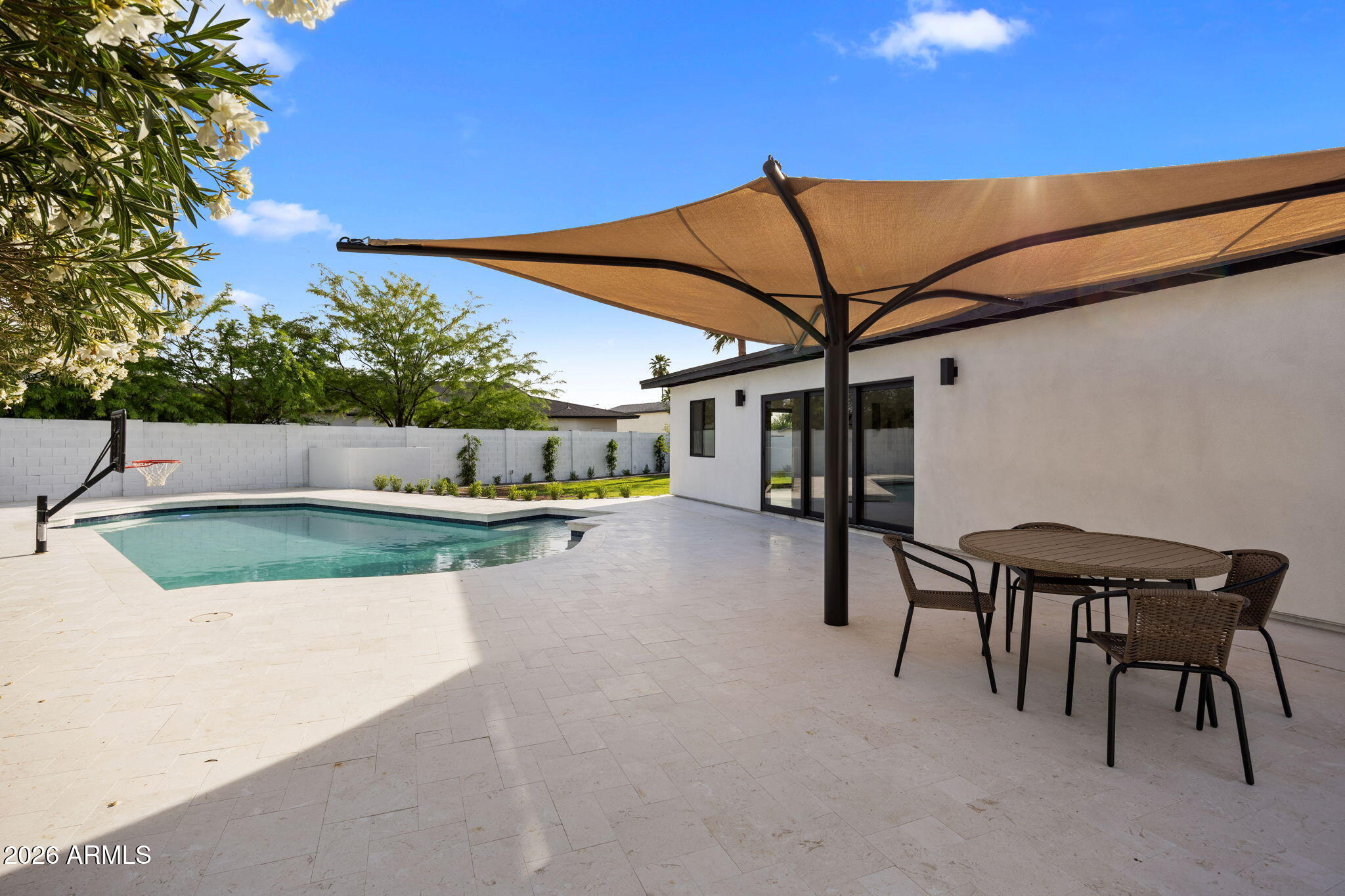 5129 E VOLTAIRE Avenue