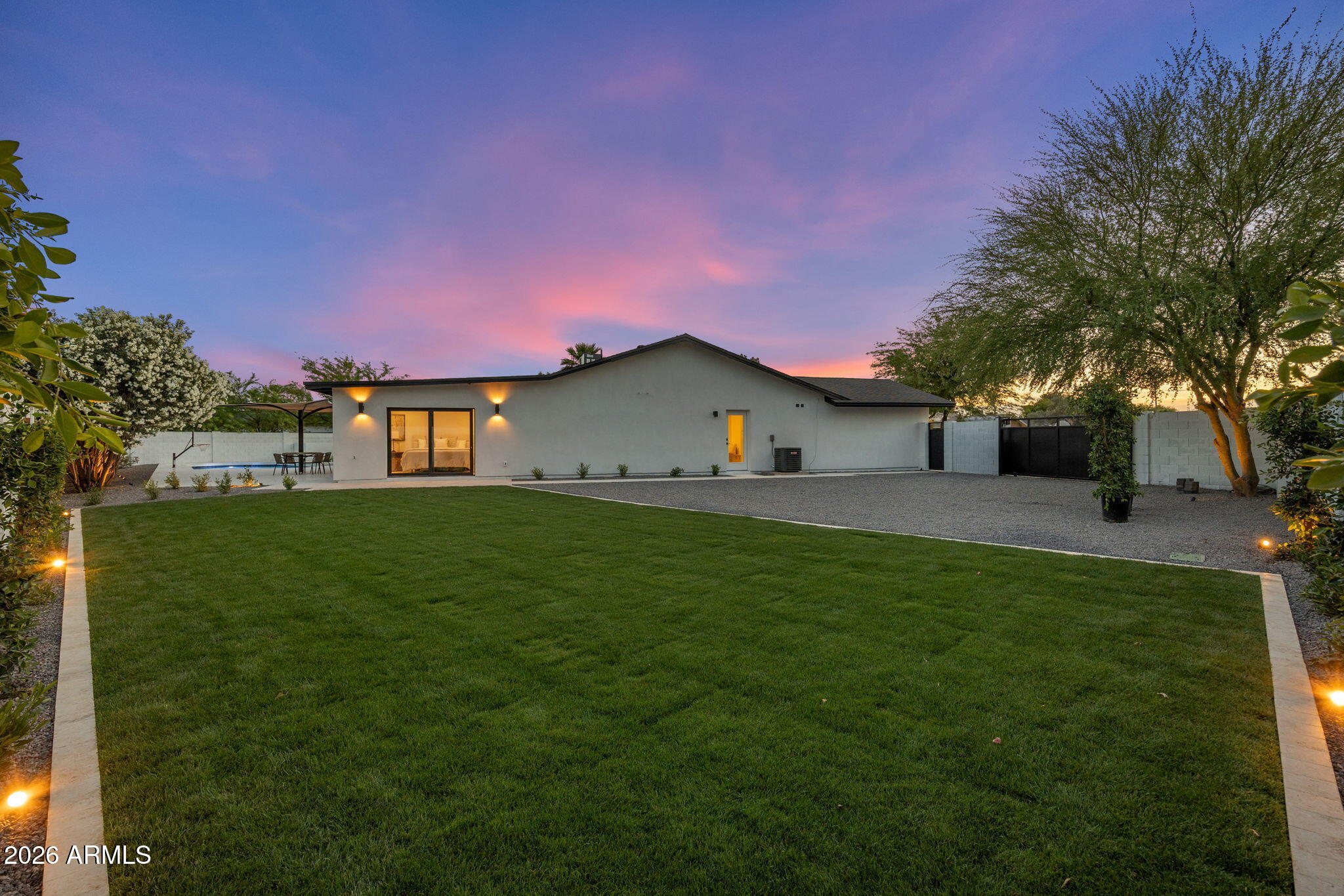 5129 E VOLTAIRE Avenue