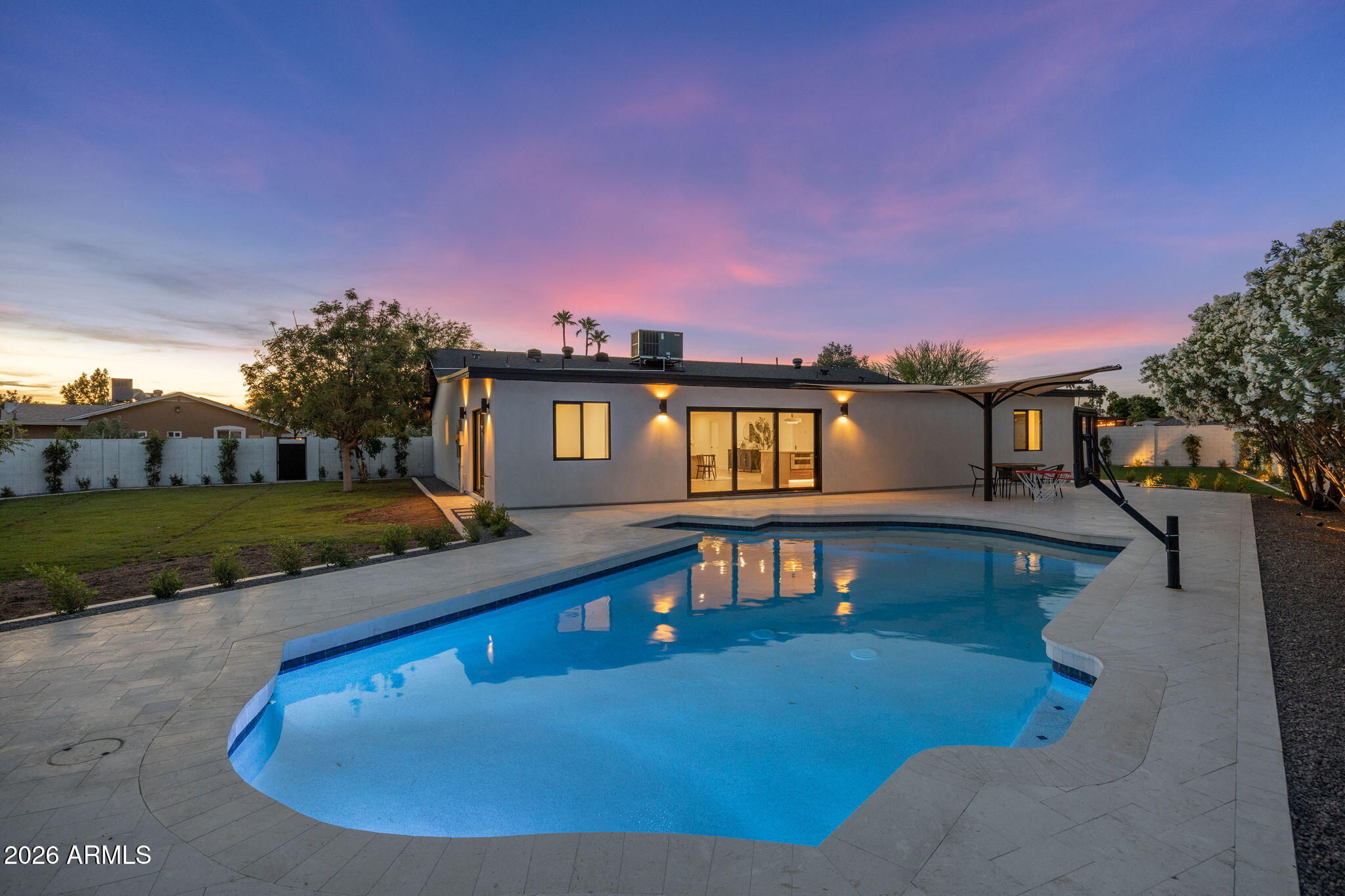 5129 E VOLTAIRE Avenue