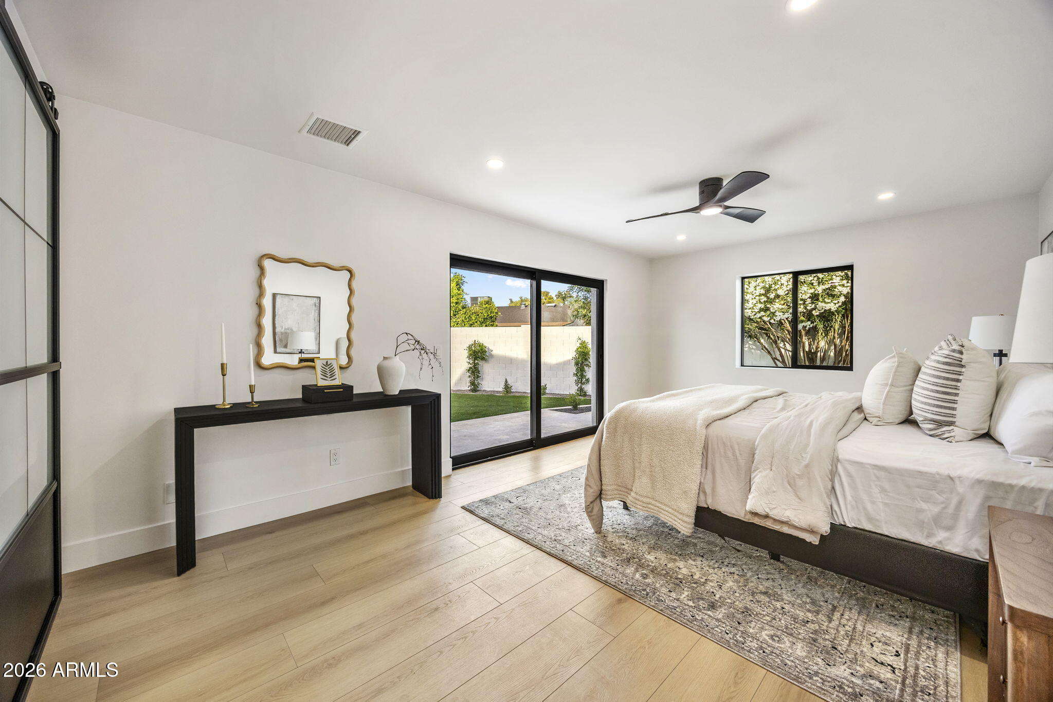 5129 E VOLTAIRE Avenue