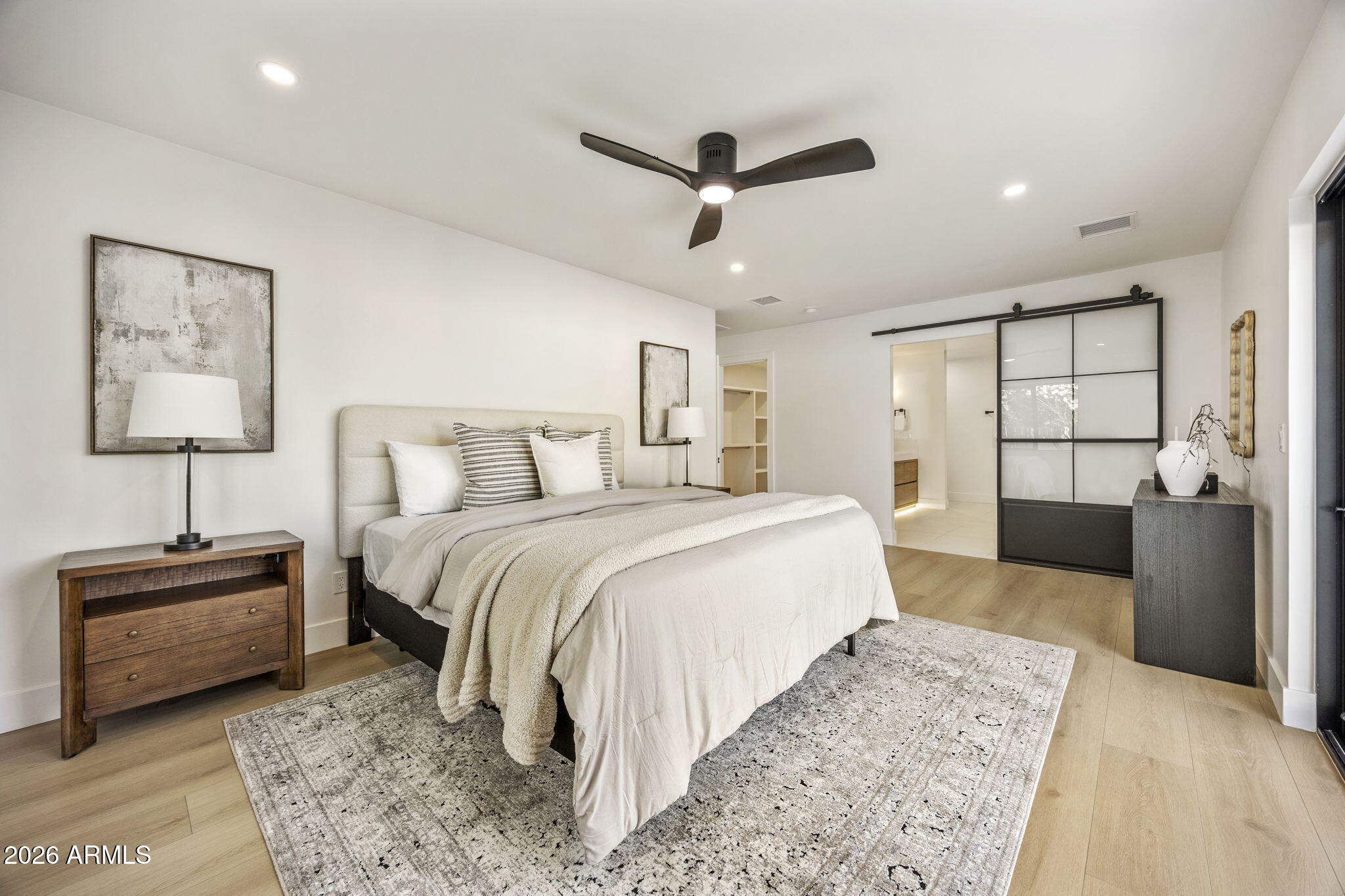 5129 E VOLTAIRE Avenue