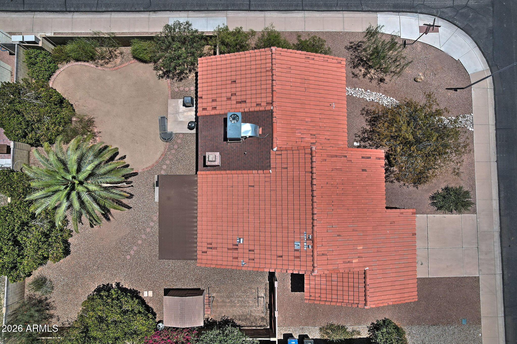 2204 W MANOR Street