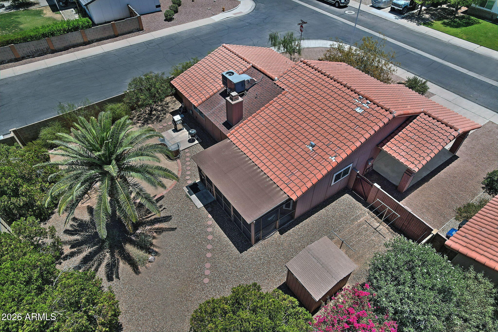 2204 W MANOR Street