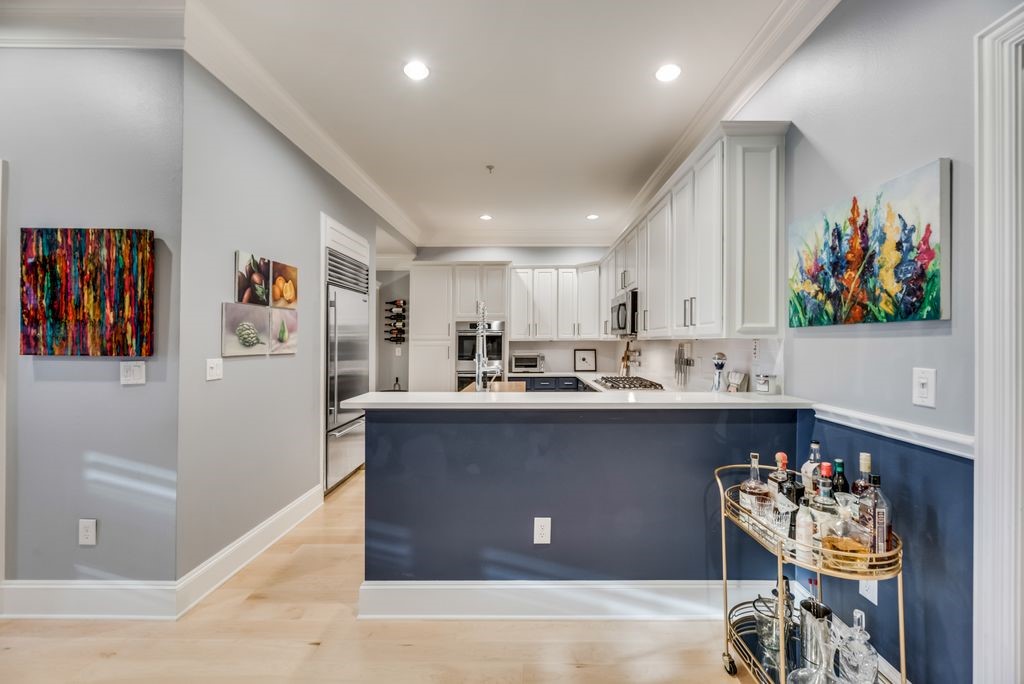 2885 Woodside Street 102