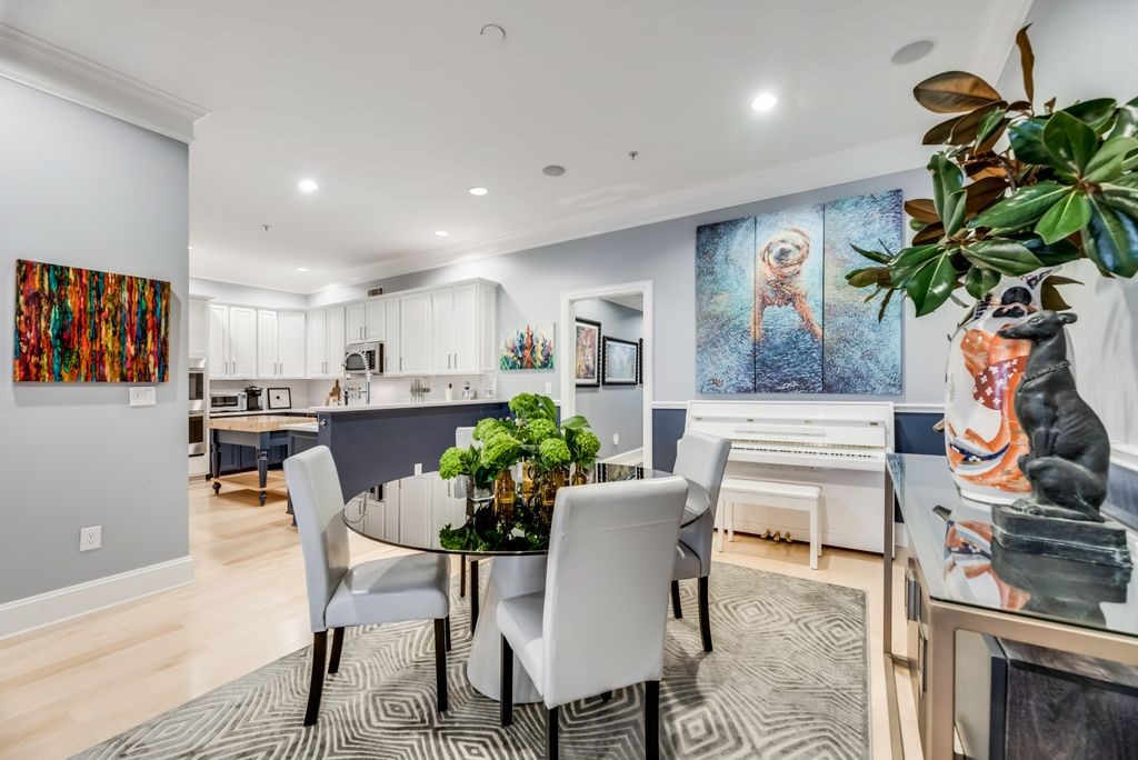 2885 Woodside Street 102