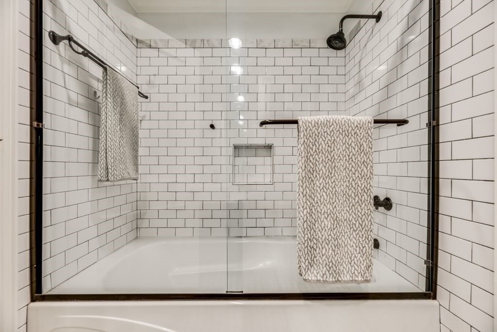 2885 Woodside Street 102