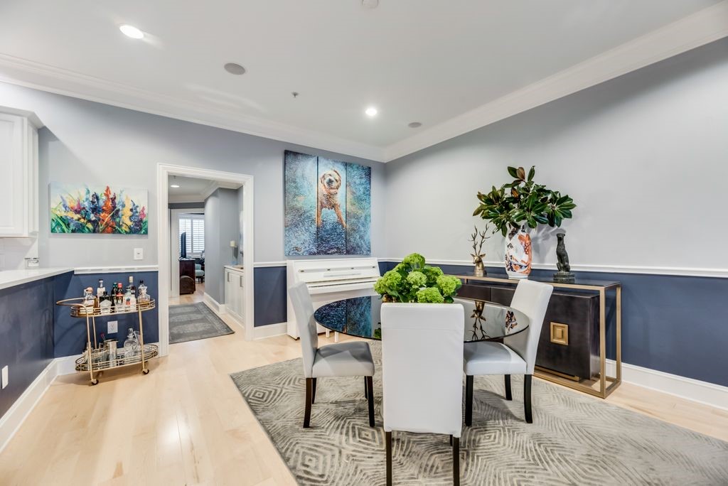 2885 Woodside Street 102