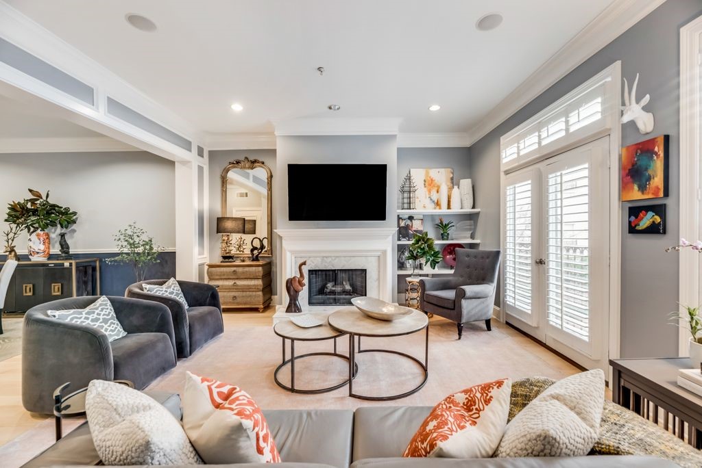 2885 Woodside Street 102