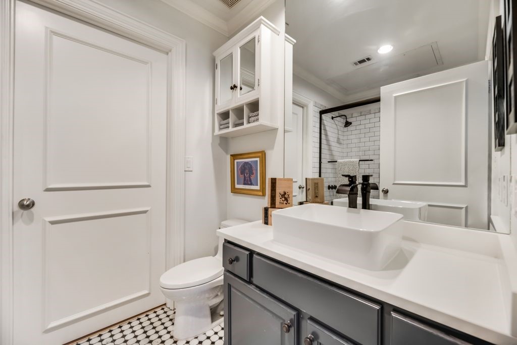 2885 Woodside Street 102