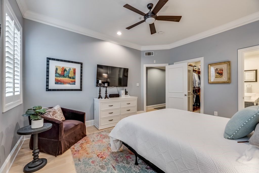 2885 Woodside Street 102