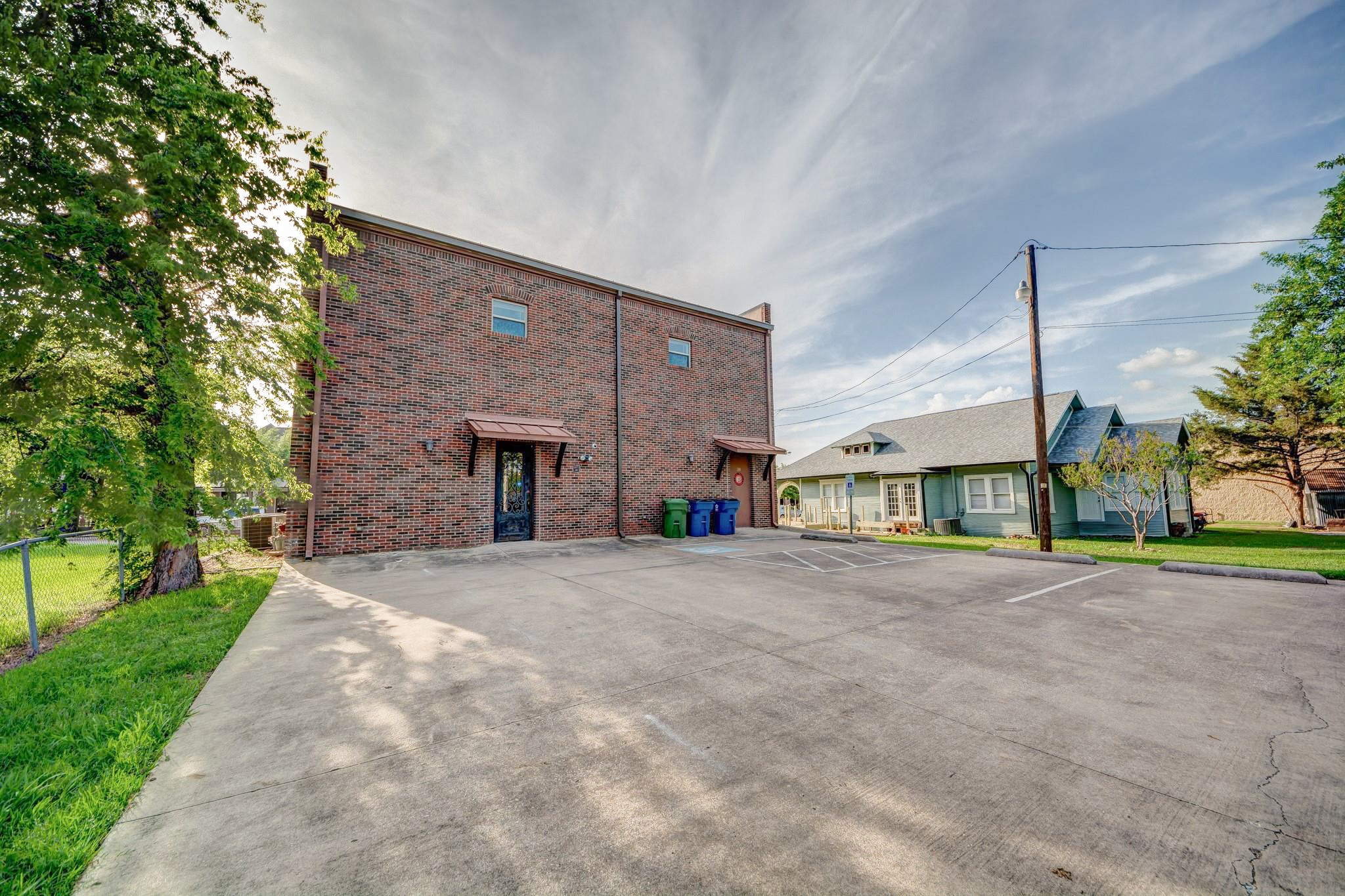 304 N Oak Street