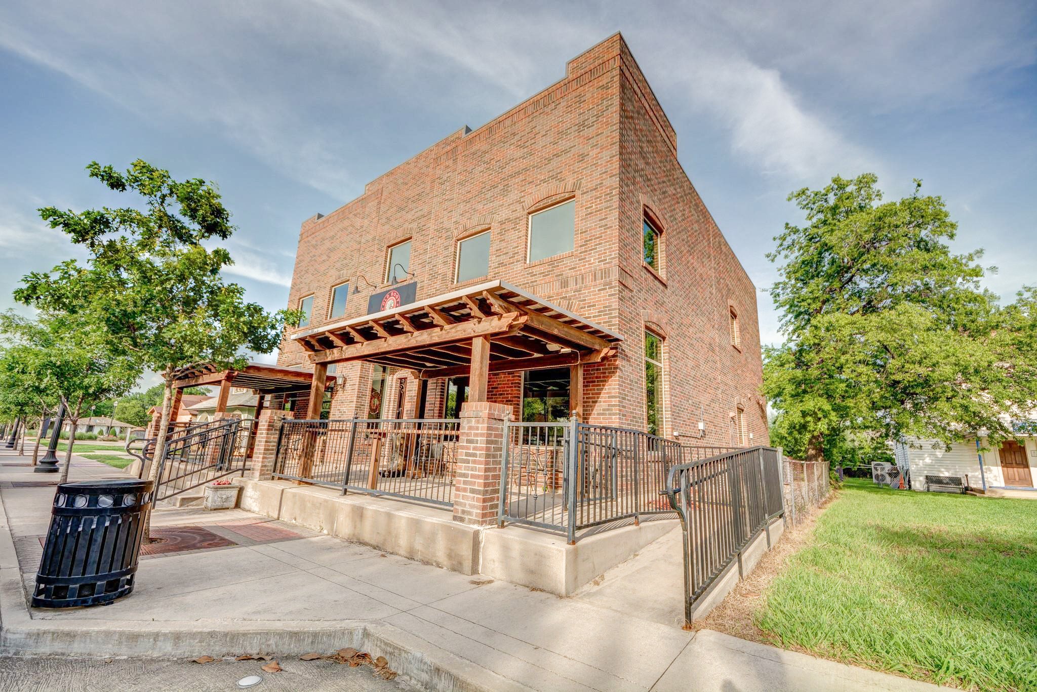 304 N Oak Street