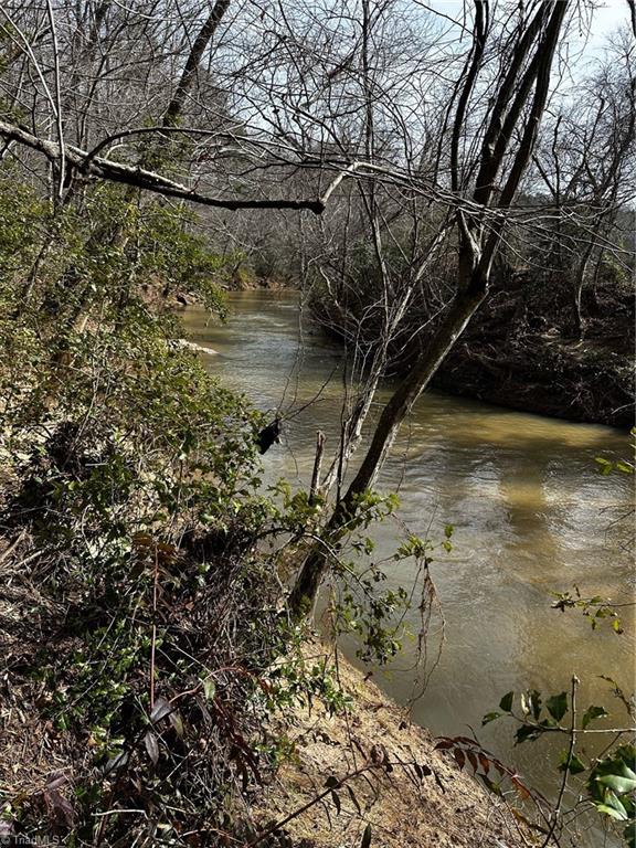 408 & 410 Huckleberry Ridge Road