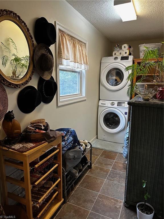 1012 Bent Pine Court