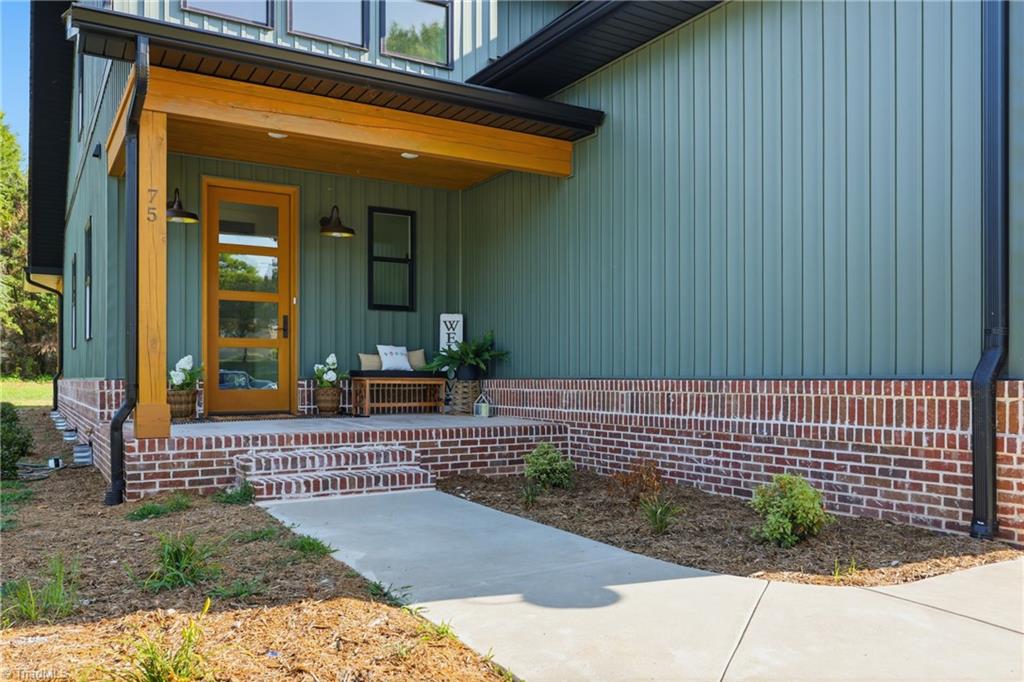 75 2nd Avenue SE