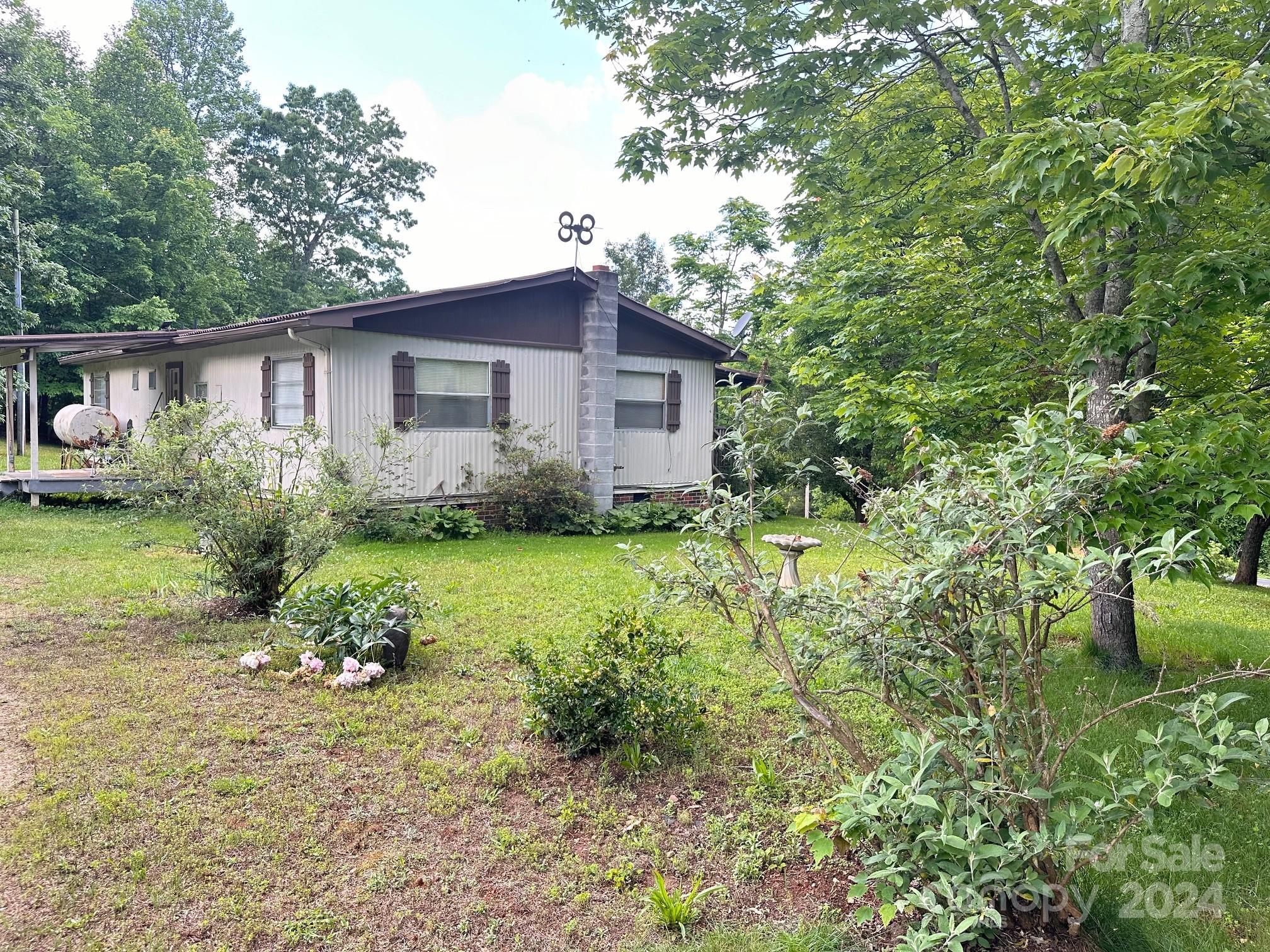 1366 Vashti Road