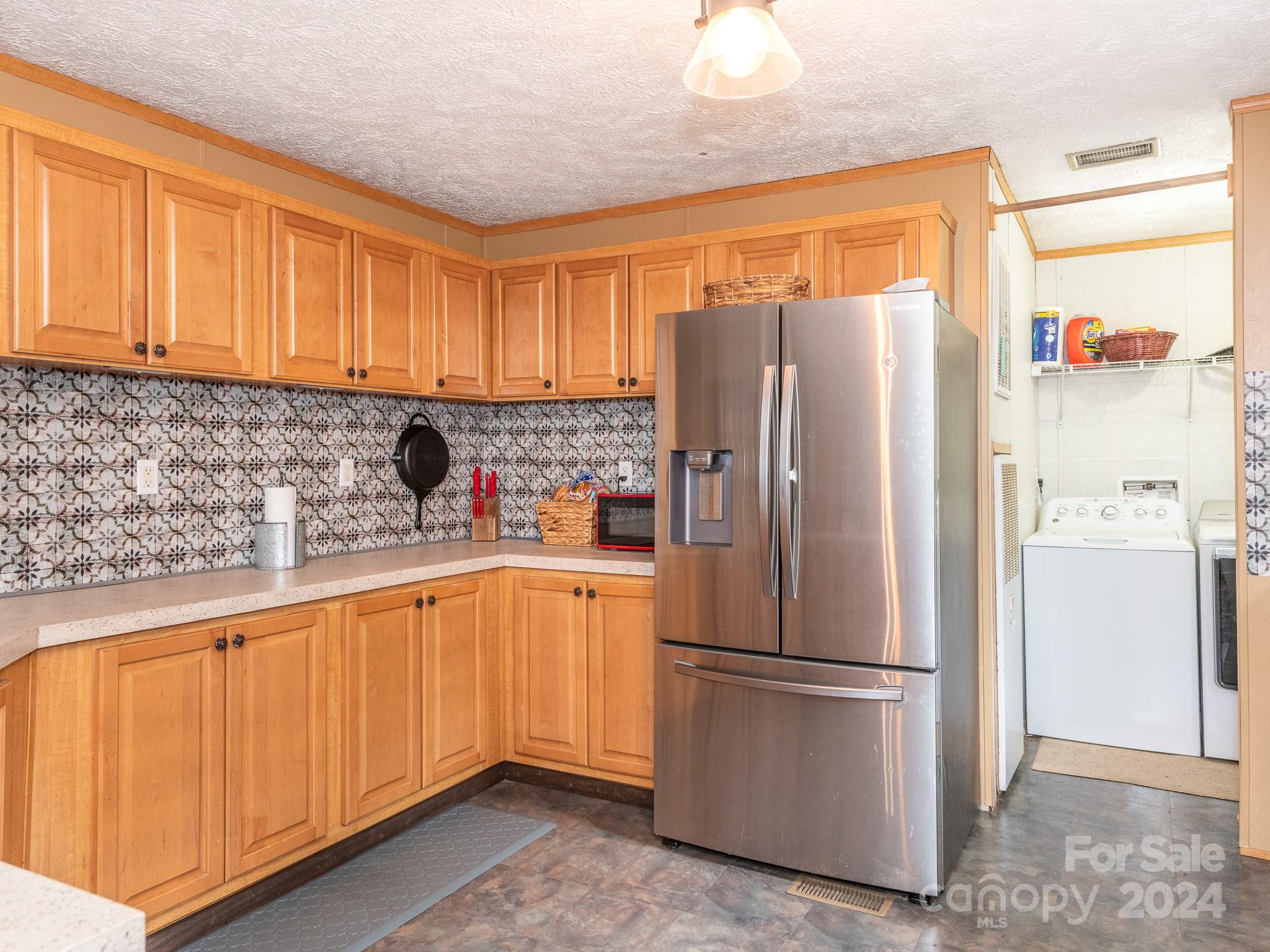 3823 Cross Creek Drive