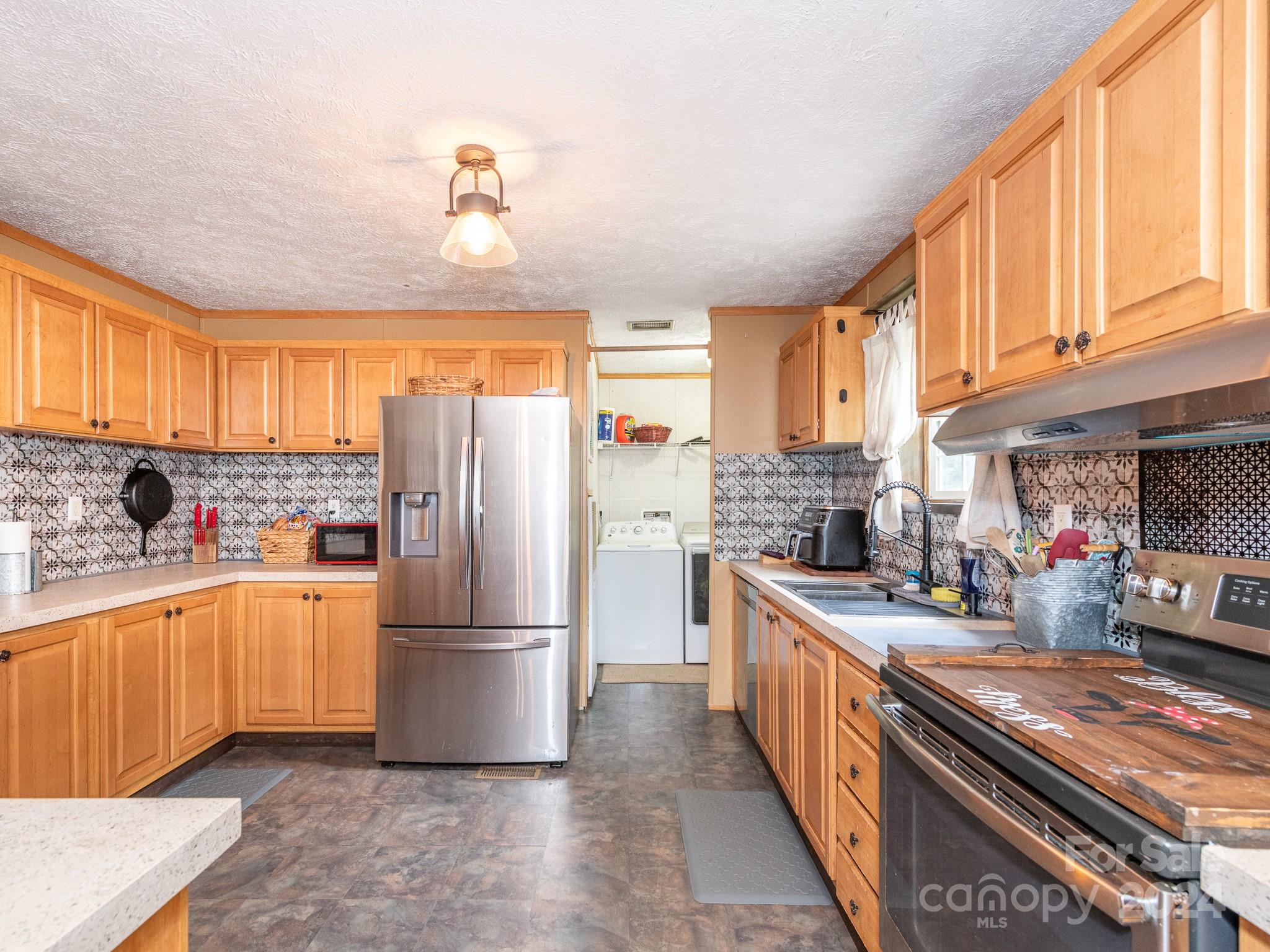 3823 Cross Creek Drive