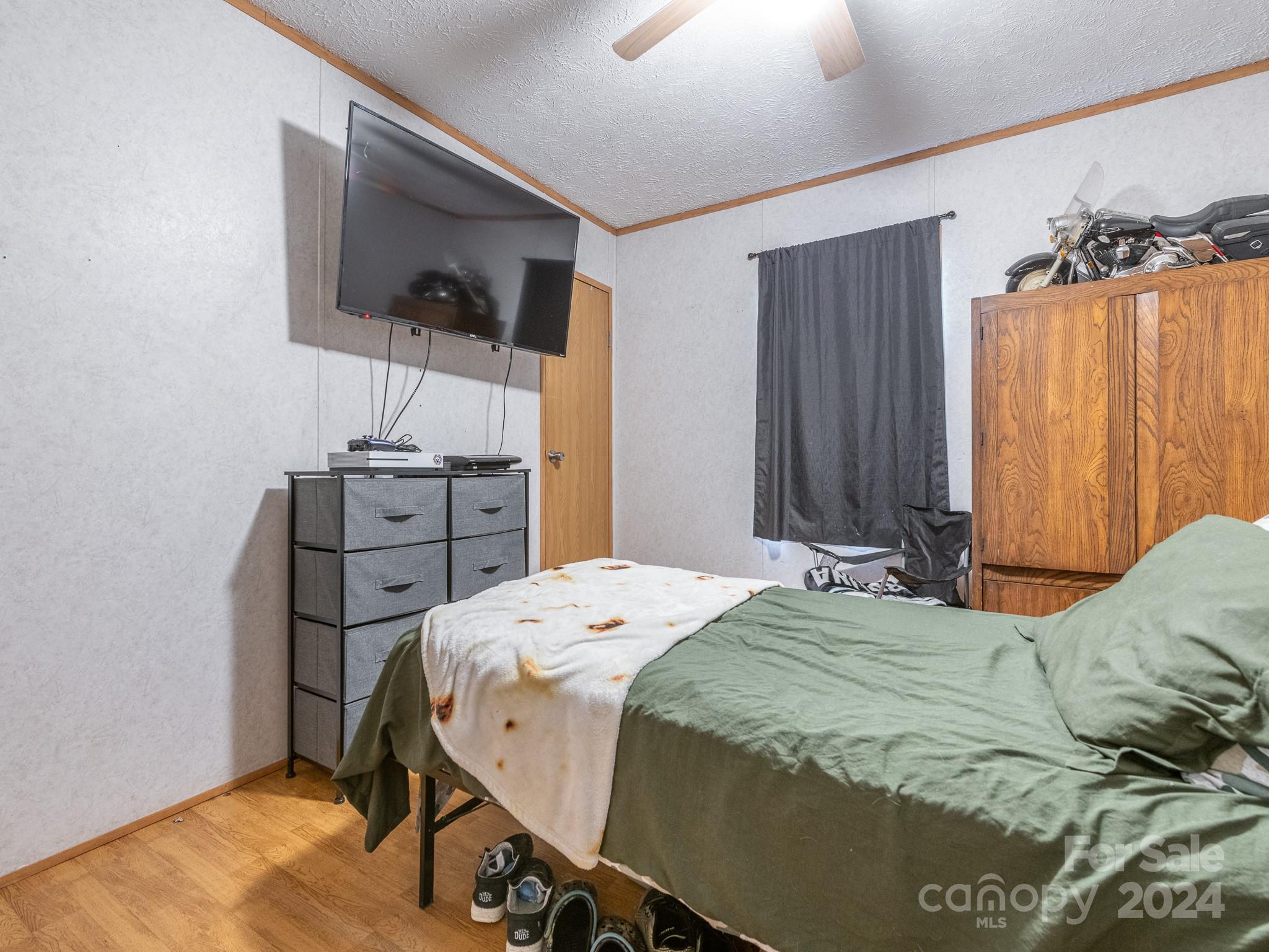 3823 Cross Creek Drive