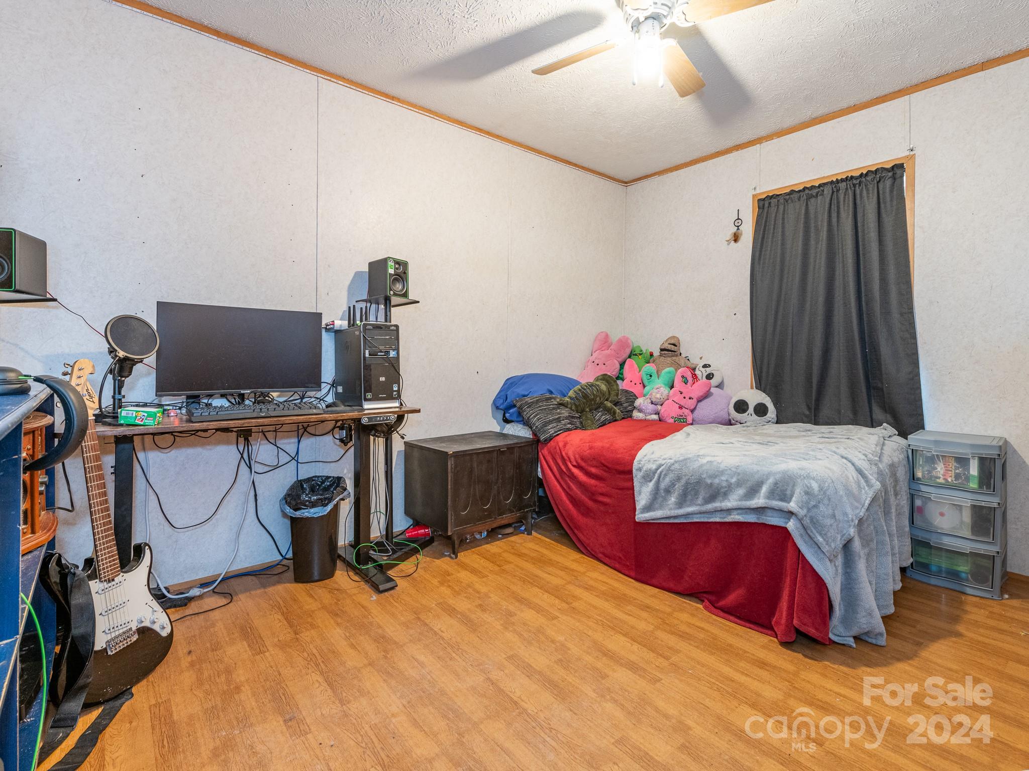 3823 Cross Creek Drive