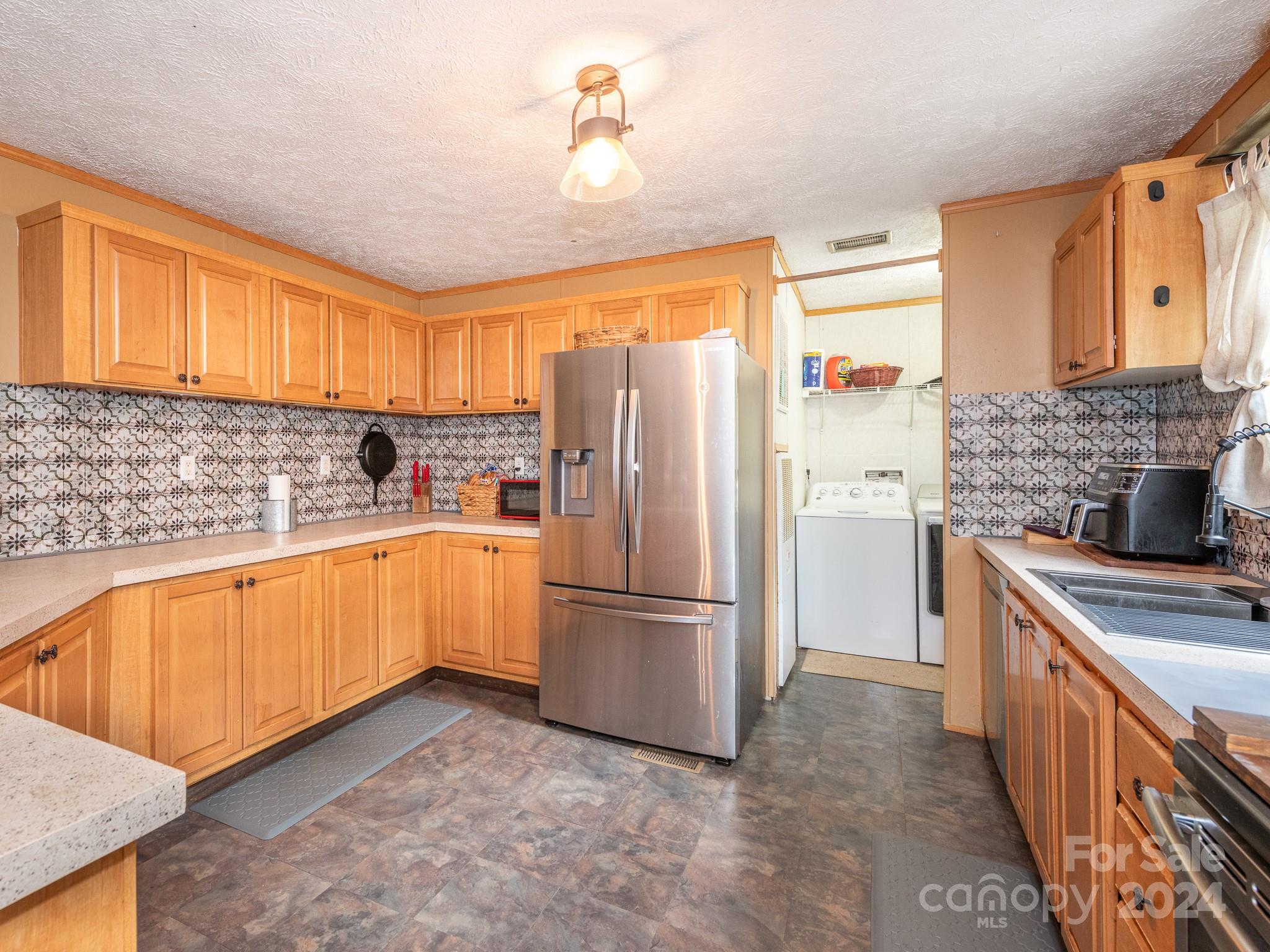 3823 Cross Creek Drive