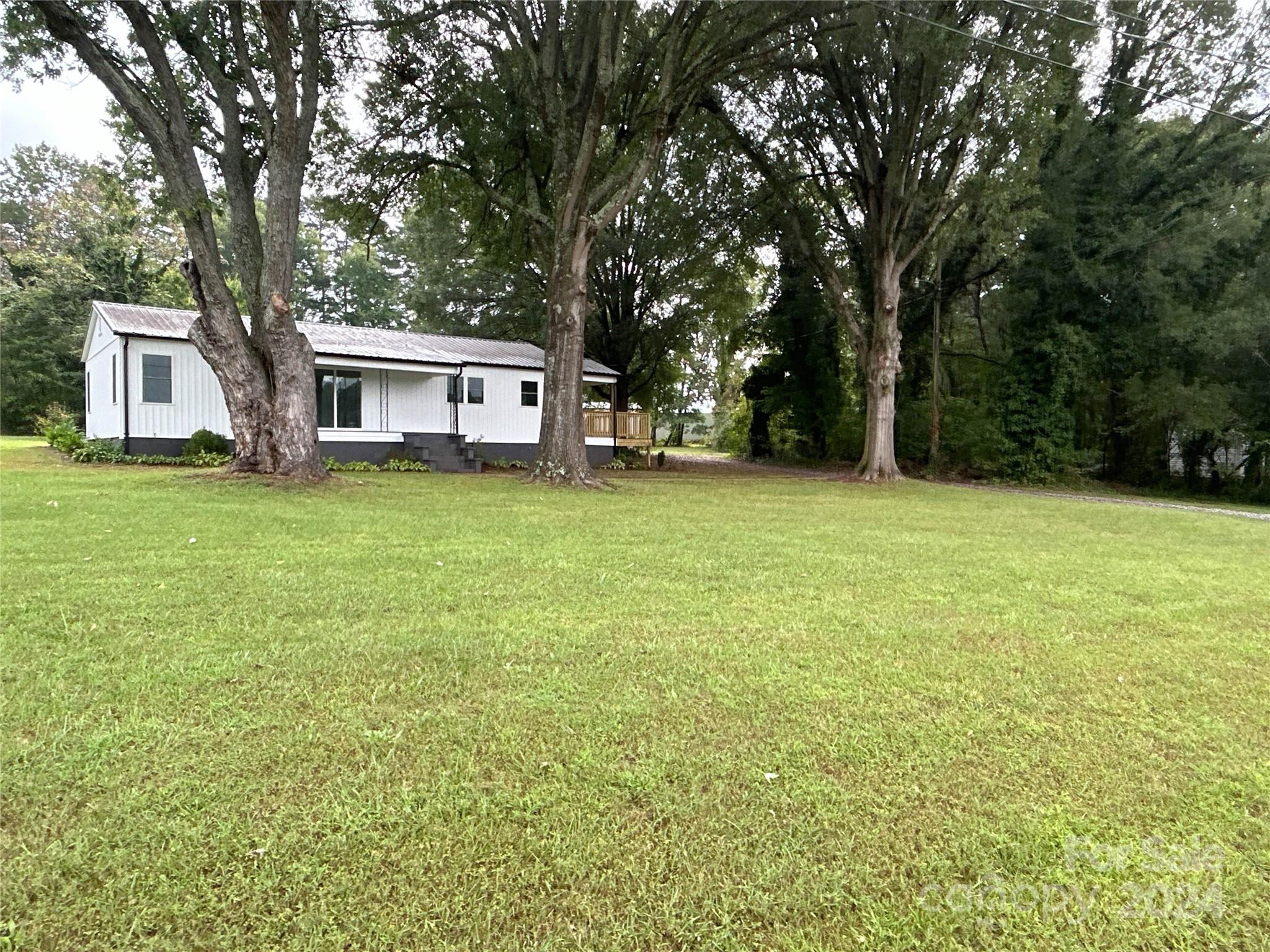 86 Adams Lane
