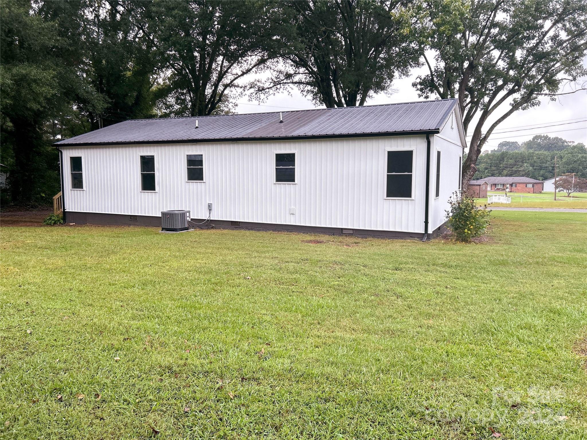 86 Adams Lane