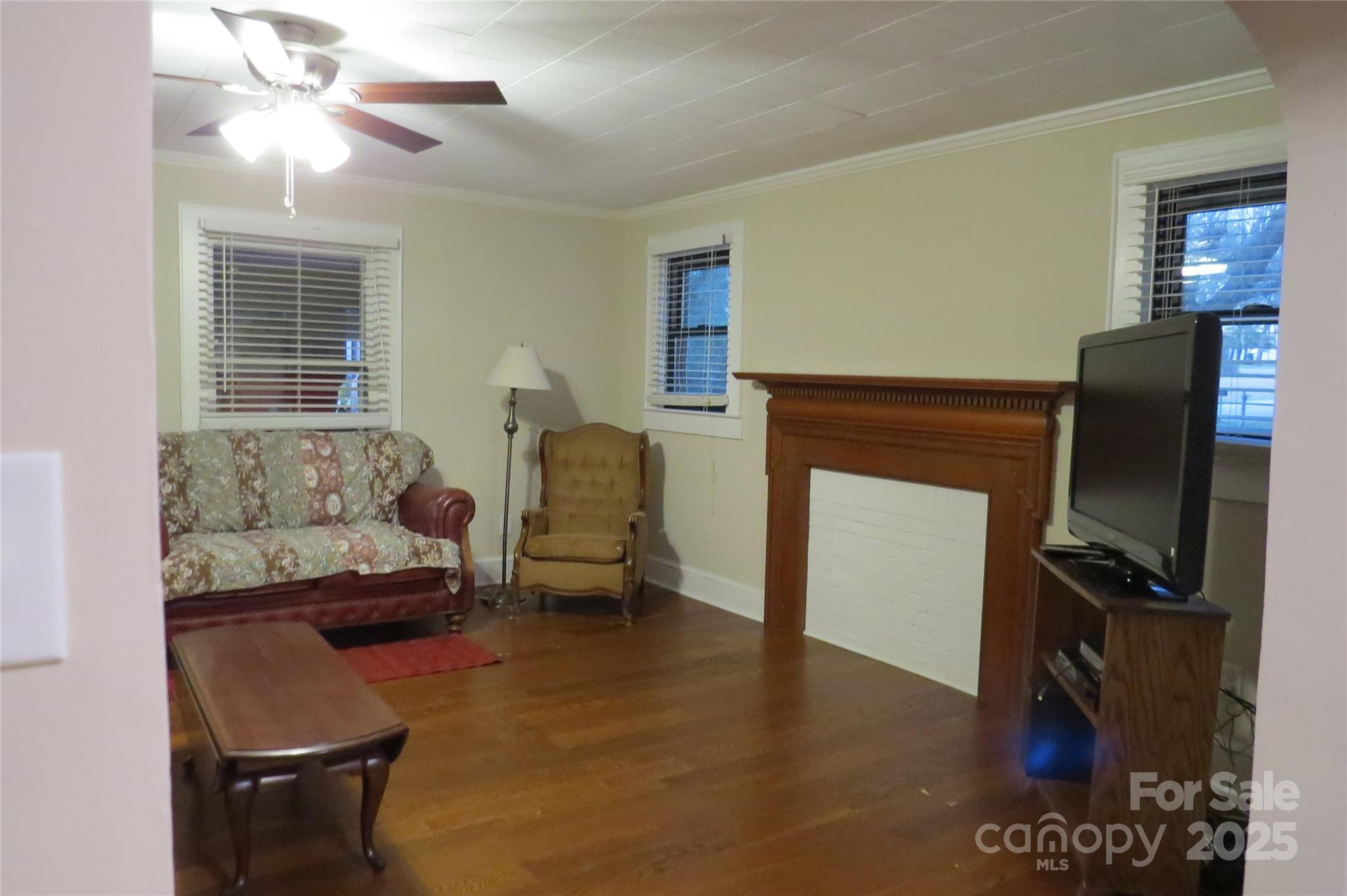 155 6th Street SW